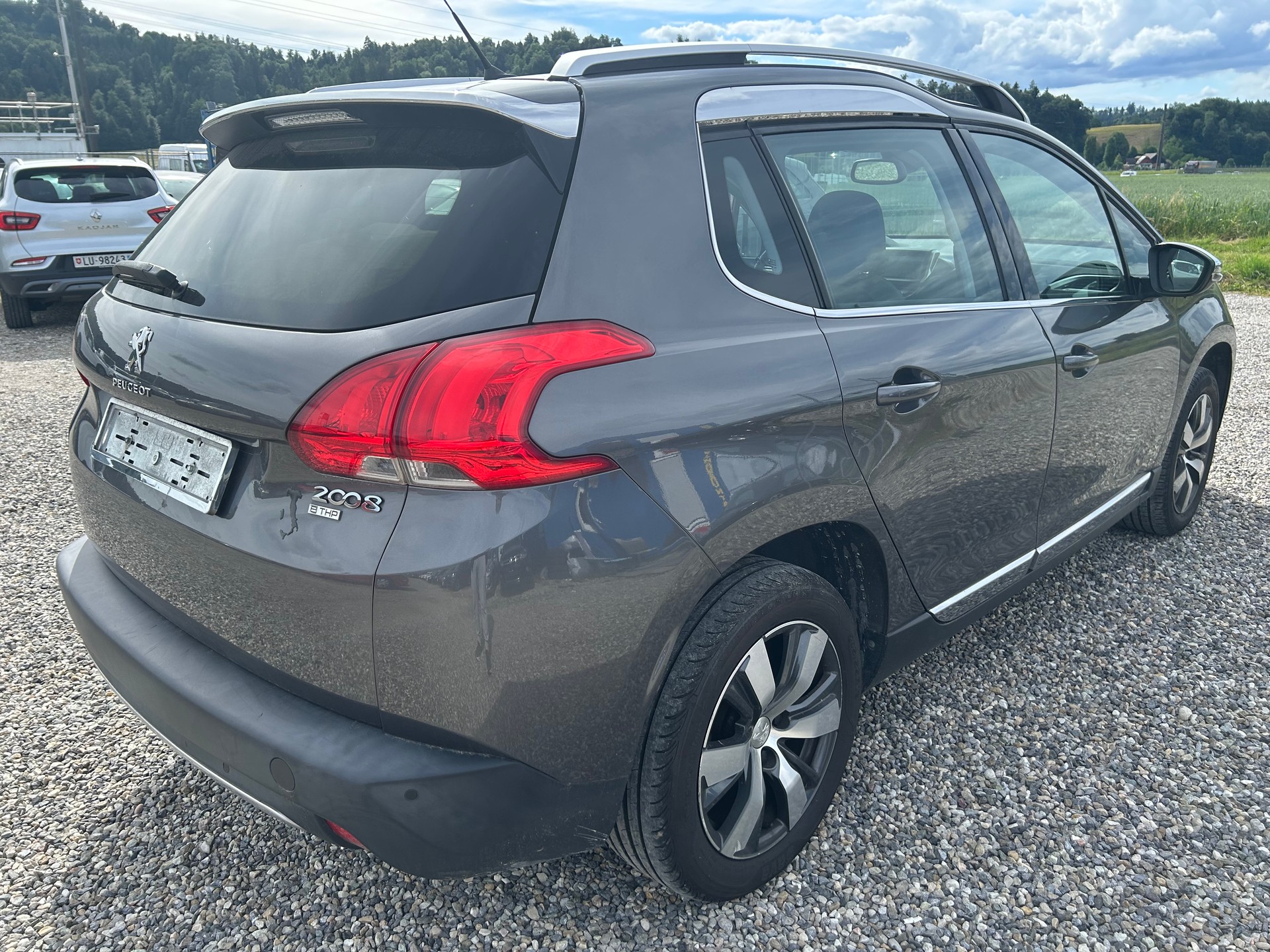 PEUGEOT 2008 1.2 PureTech Allure-image-3