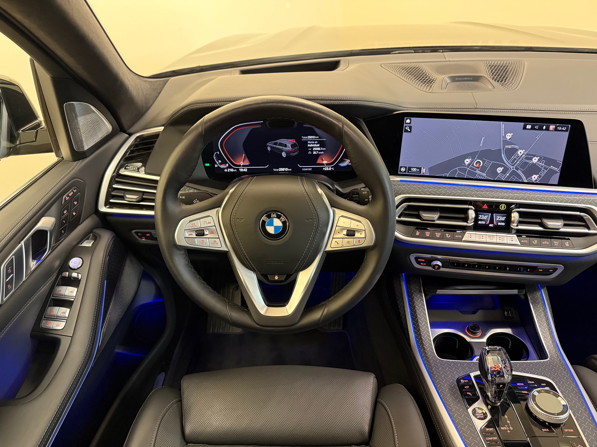 BMW X7 xDrive 48V 40i Steptronic-image-16