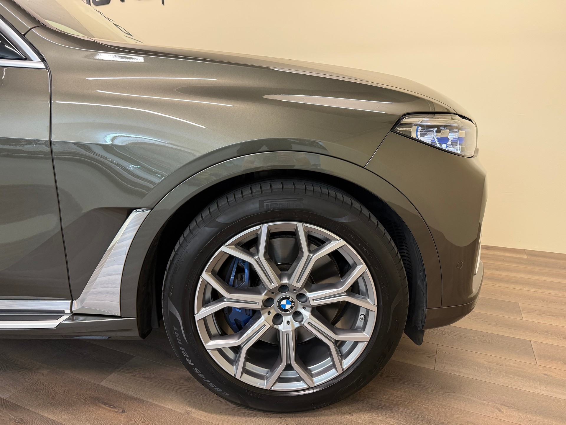 BMW X7 xDrive 48V 40i Steptronic-image-31