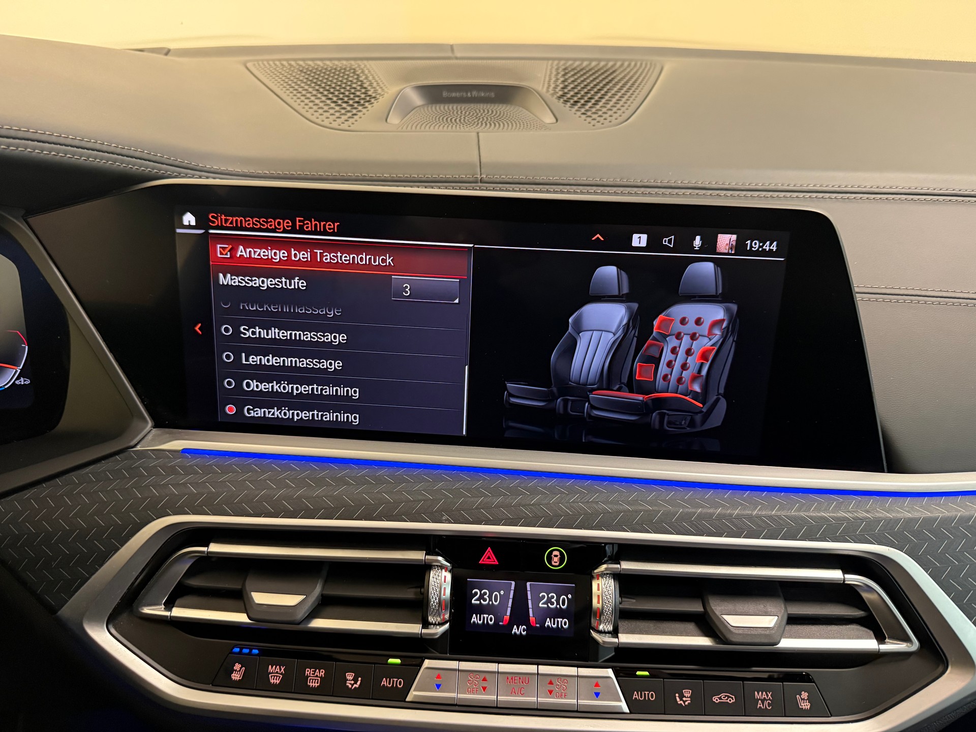 BMW X7 xDrive 48V 40i Steptronic-image-18