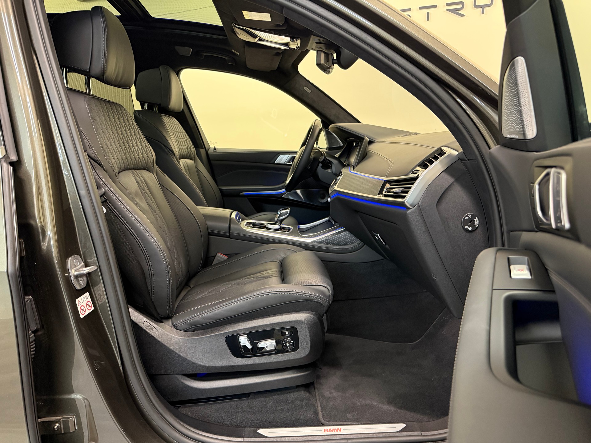 BMW X7 xDrive 48V 40i Steptronic-image-26