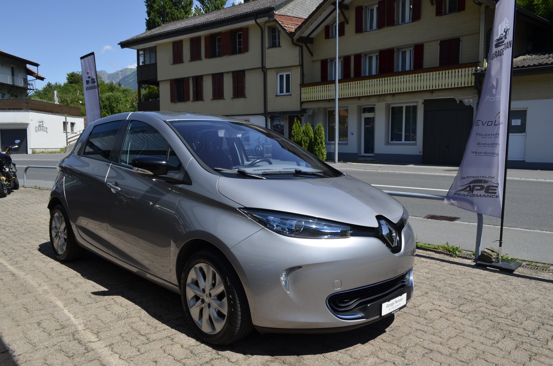 RENAULT Zoe Zen Q210-image-1