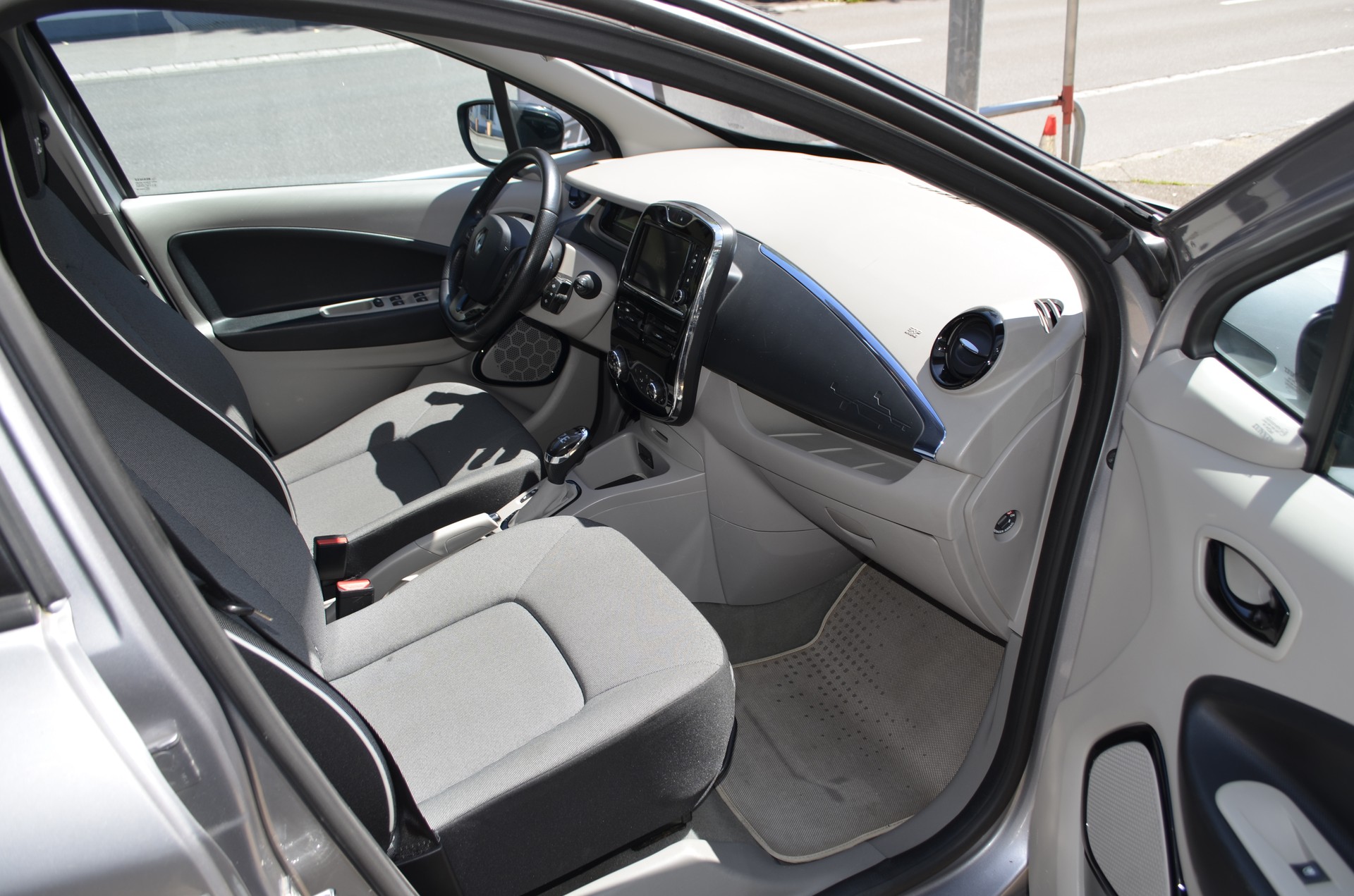 RENAULT Zoe Zen Q210-image-9