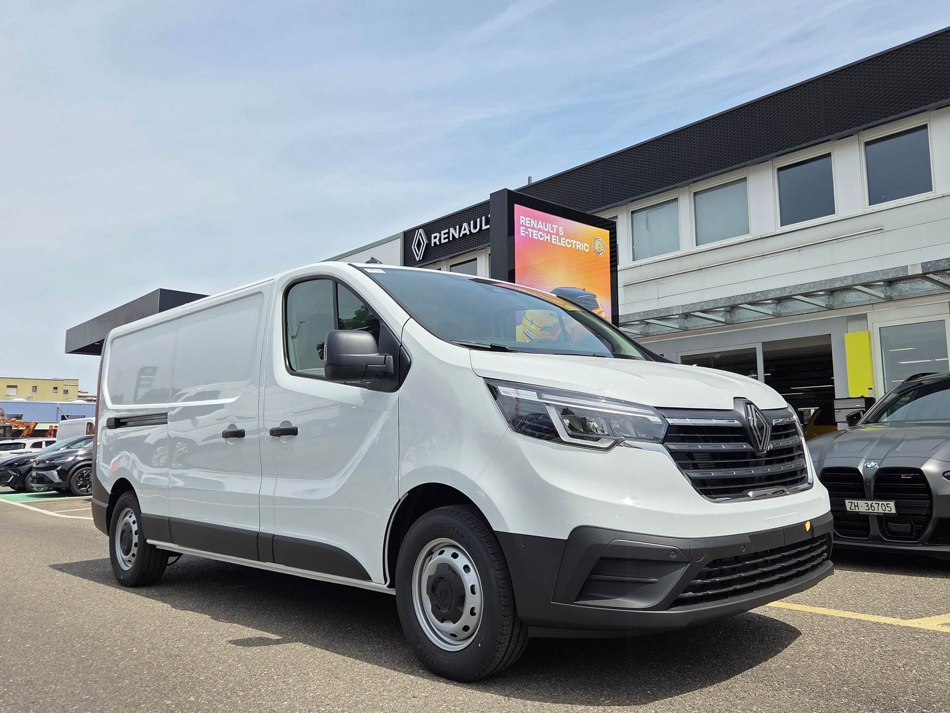 RENAULT Trafic Kaw. 3.0 t L2 H1 2.0 dCi Blue 150 Advance-image-0
