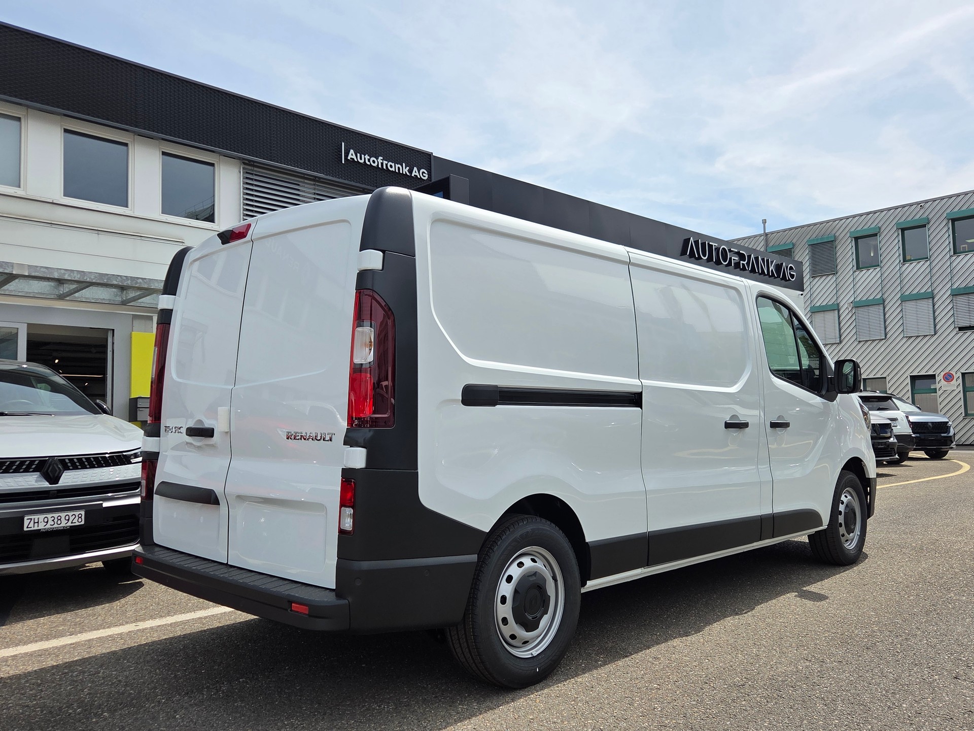 RENAULT Trafic Kaw. 3.0 t L2 H1 2.0 dCi Blue 150 Advance-image-2