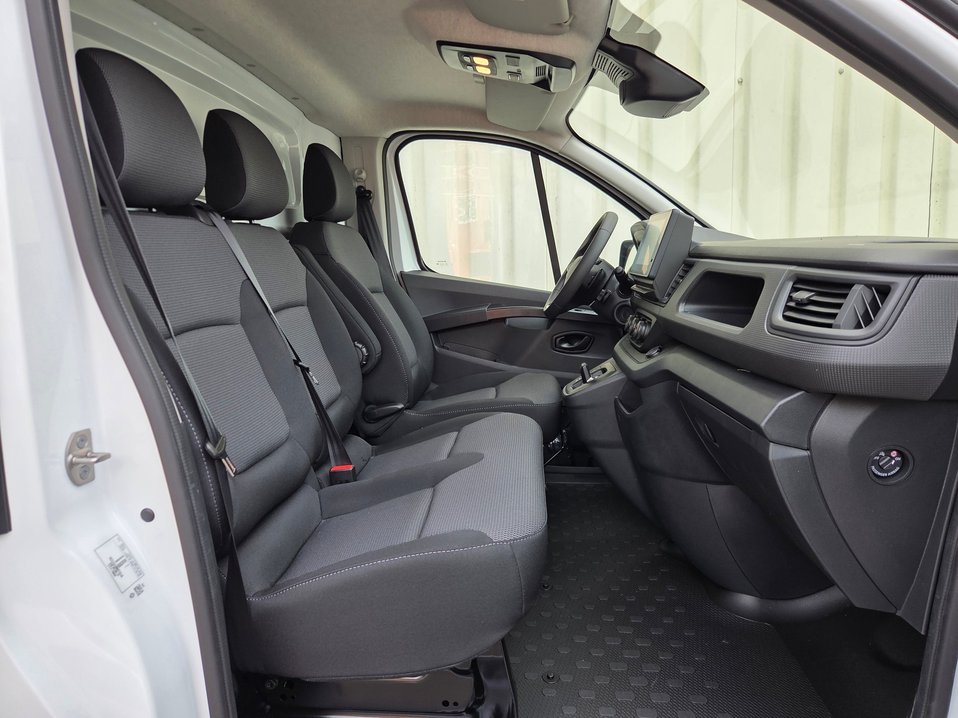 RENAULT Trafic Kaw. 3.0 t L2 H1 2.0 dCi Blue 150 Advance-image-10