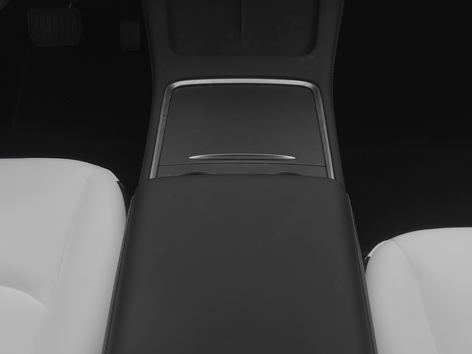TESLA Model 3-image-8