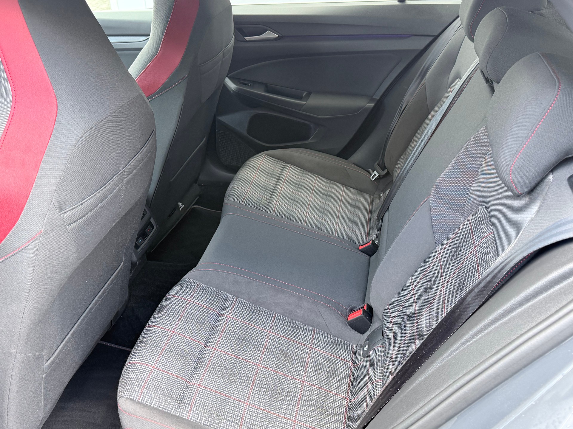 VW Golf 2.0 TSI GTI DSG-image-14