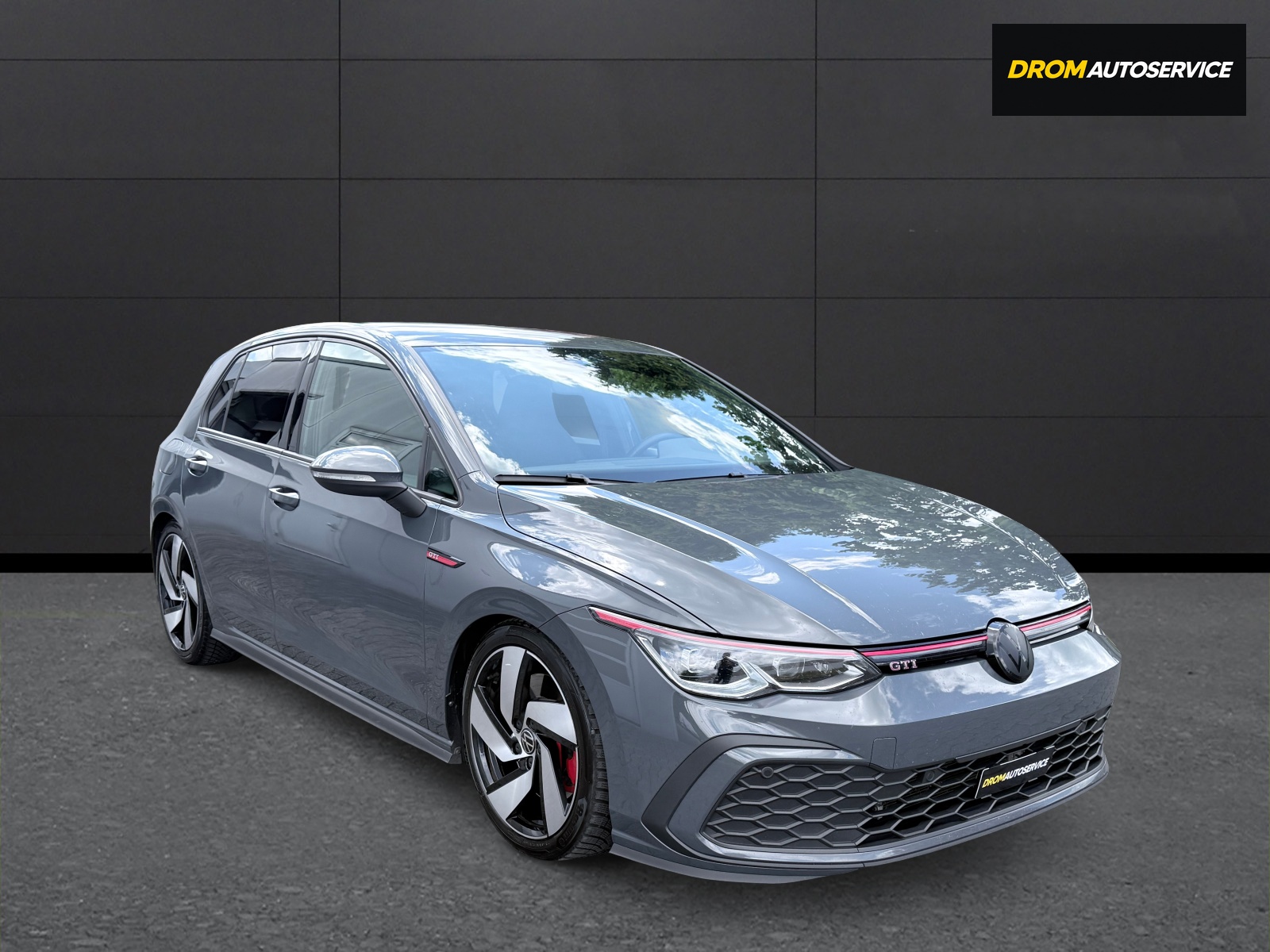 VW Golf 2.0 TSI GTI DSG-showroom-element-2