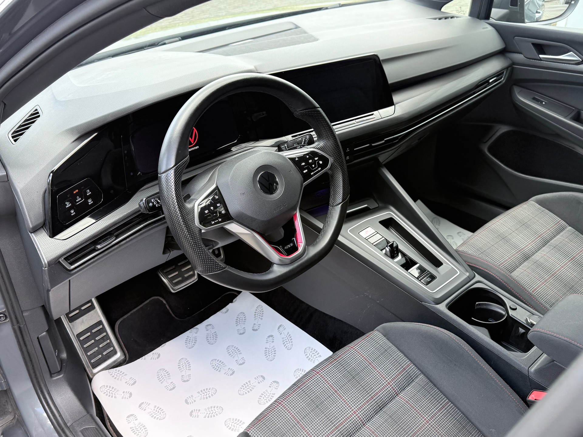 VW Golf 2.0 TSI GTI DSG-image-11
