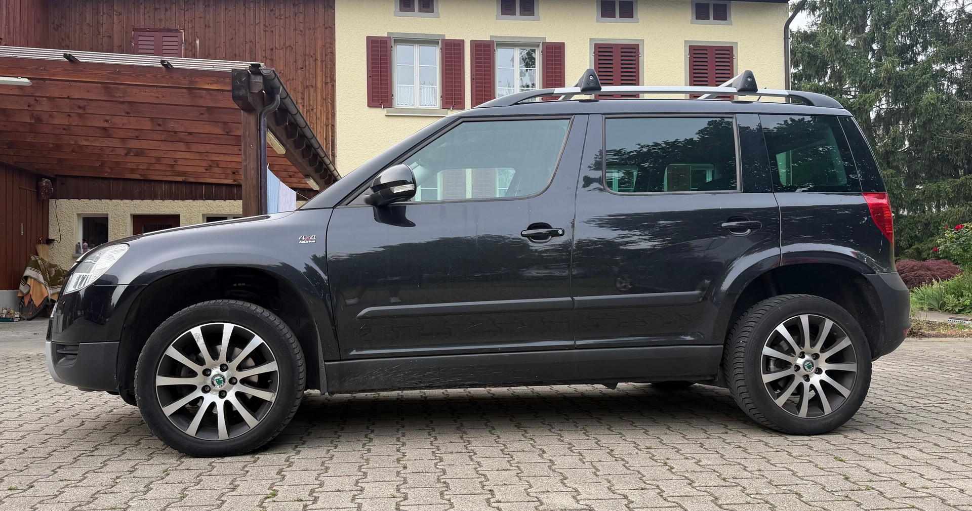 SKODA Yeti 2.0 TDI Ambition 4x4 DSG-image-4