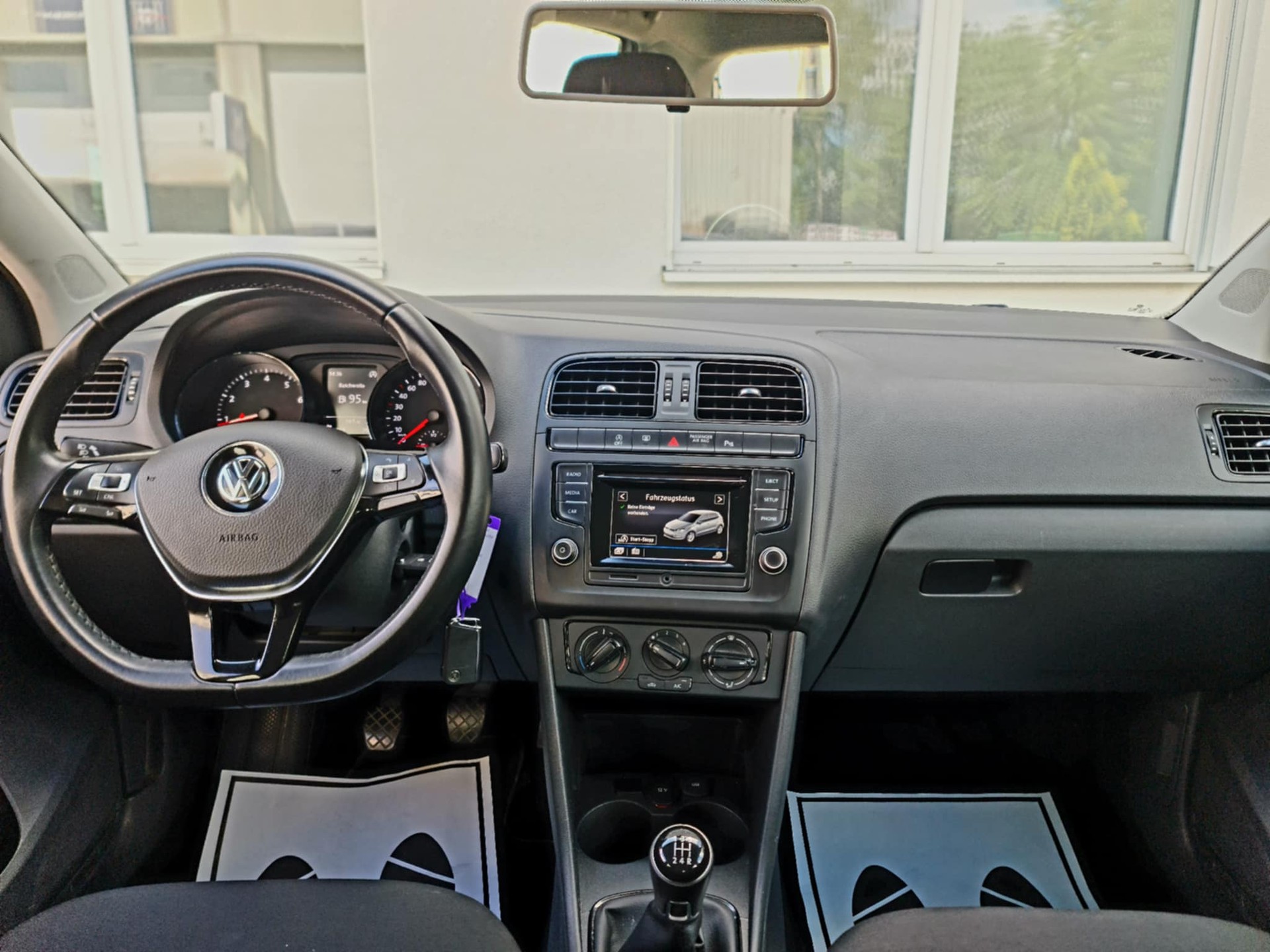 VW Polo 1.0 BMT Trendline-image-9