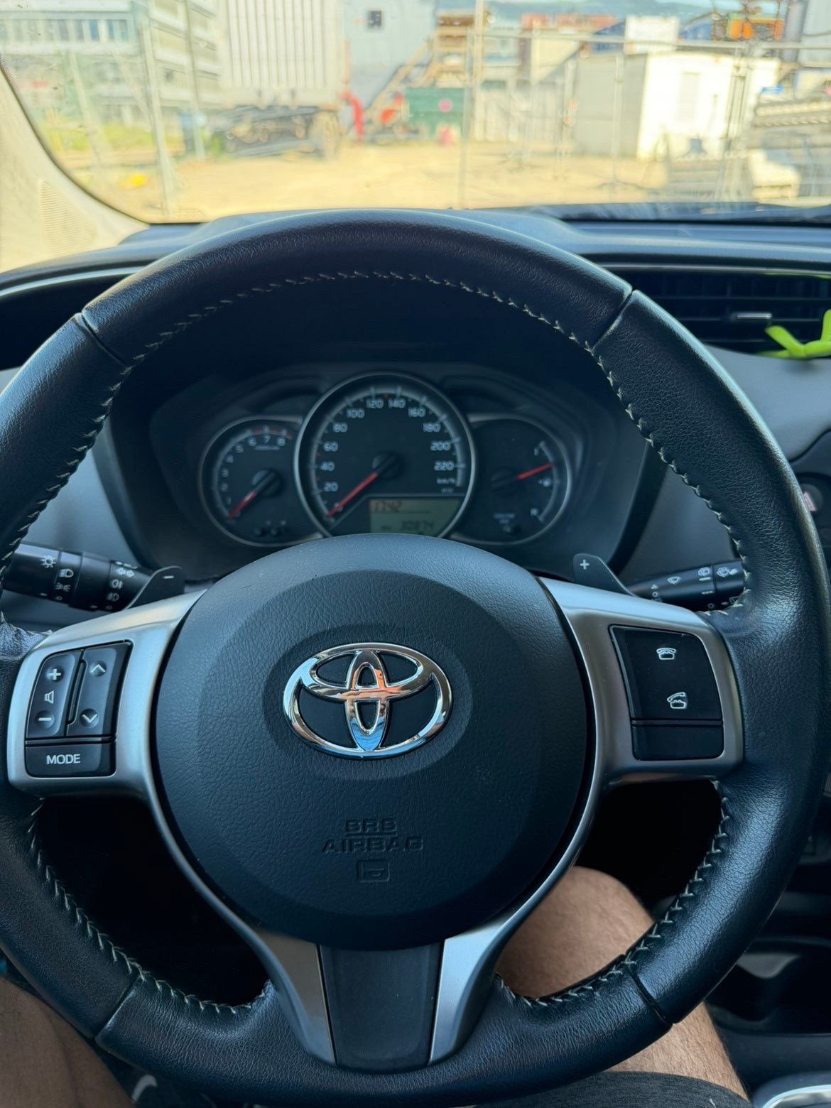 TOYOTA Yaris 1.33 Sol Premium Multidrive S-image-14