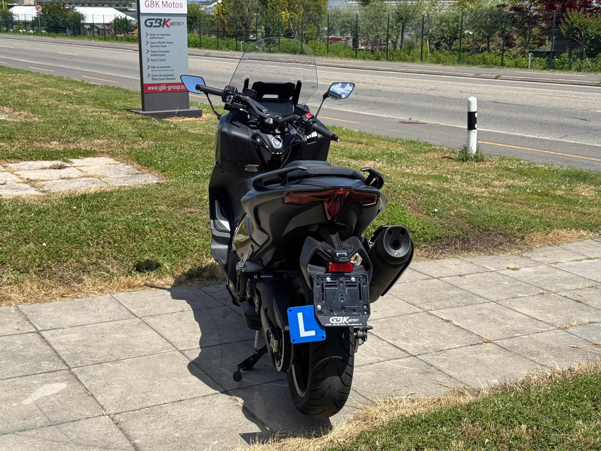 YAMAHA T-MAX Tech-Max XP 560-showroom-element-2