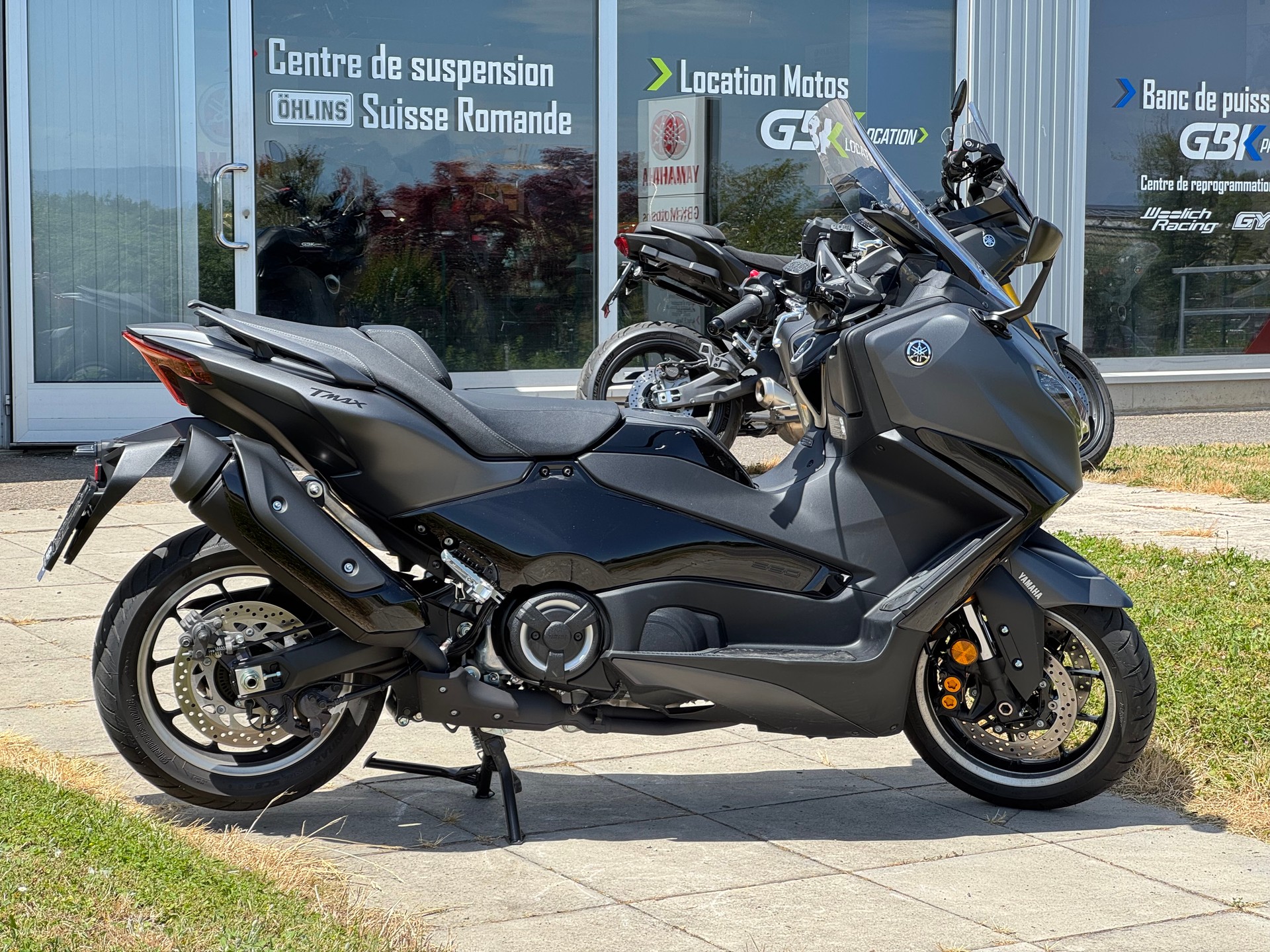YAMAHA T-MAX Tech-Max XP 560-showroom-element-1