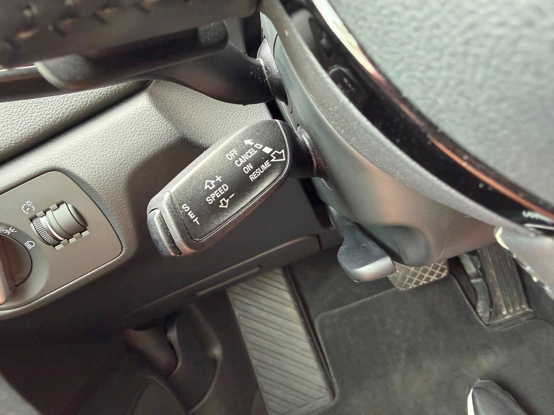 AUDI Q3 2.0 TDI sport quattro S-tronic-image-18