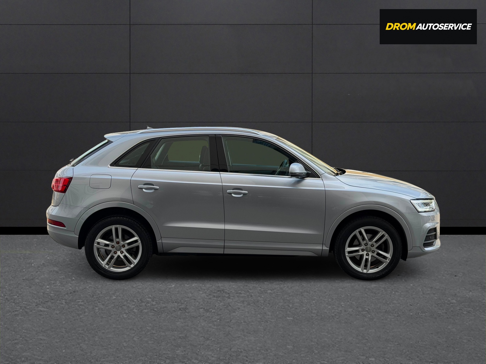 AUDI Q3 2.0 TDI sport quattro S-tronic-image-10
