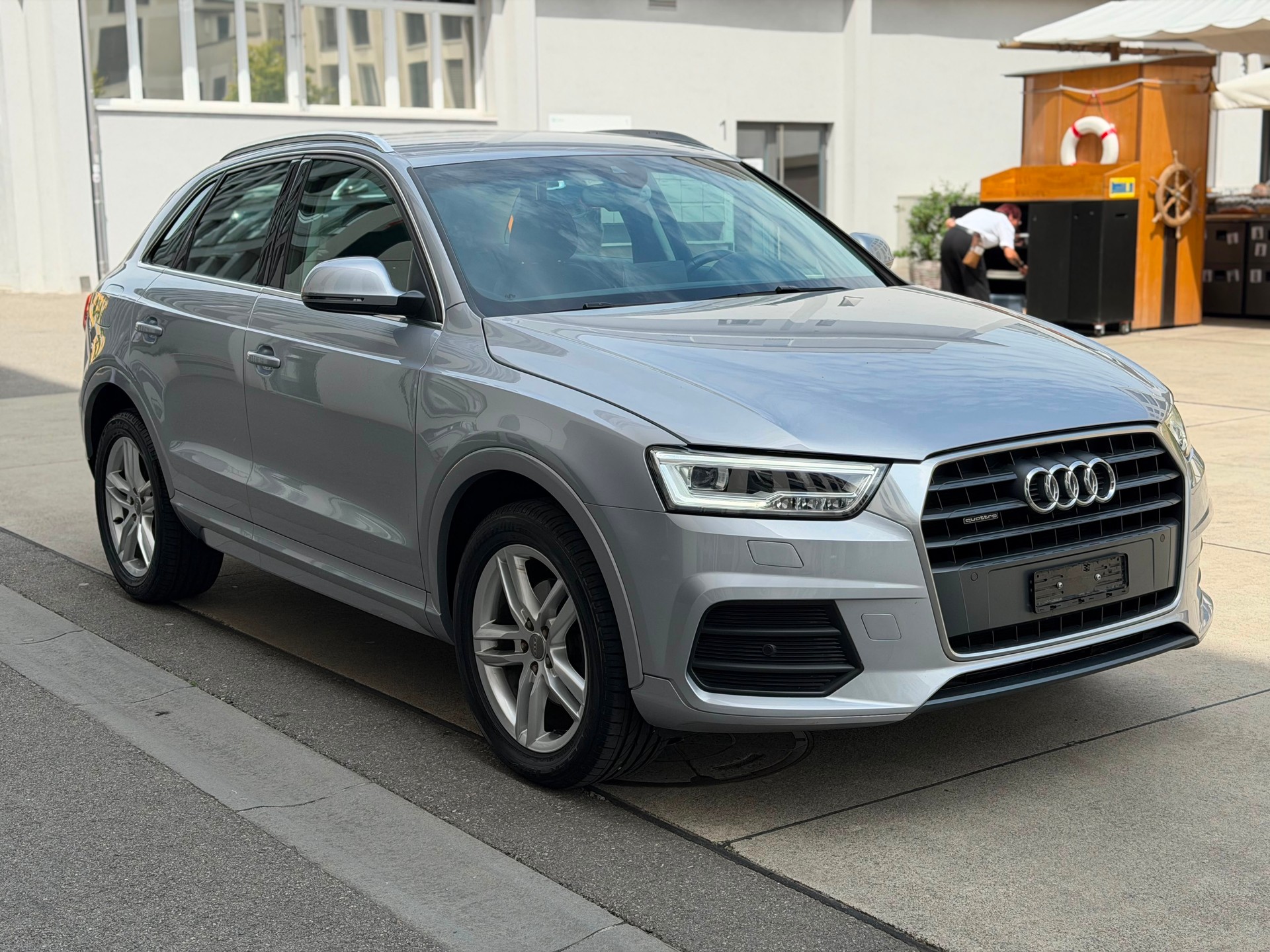 AUDI Q3 2.0 TDI sport quattro S-tronic-showroom-element-2