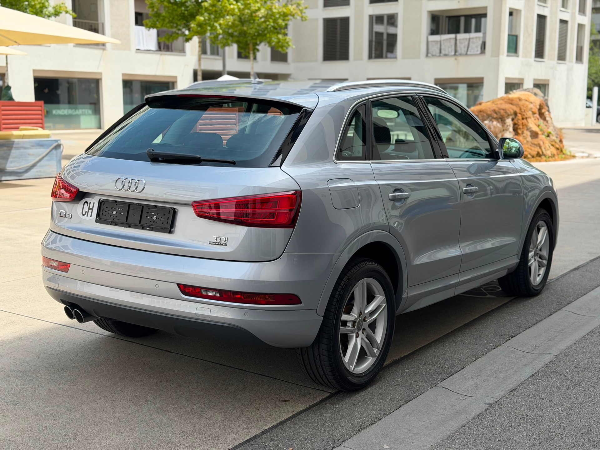 AUDI Q3 2.0 TDI sport quattro S-tronic-image-8
