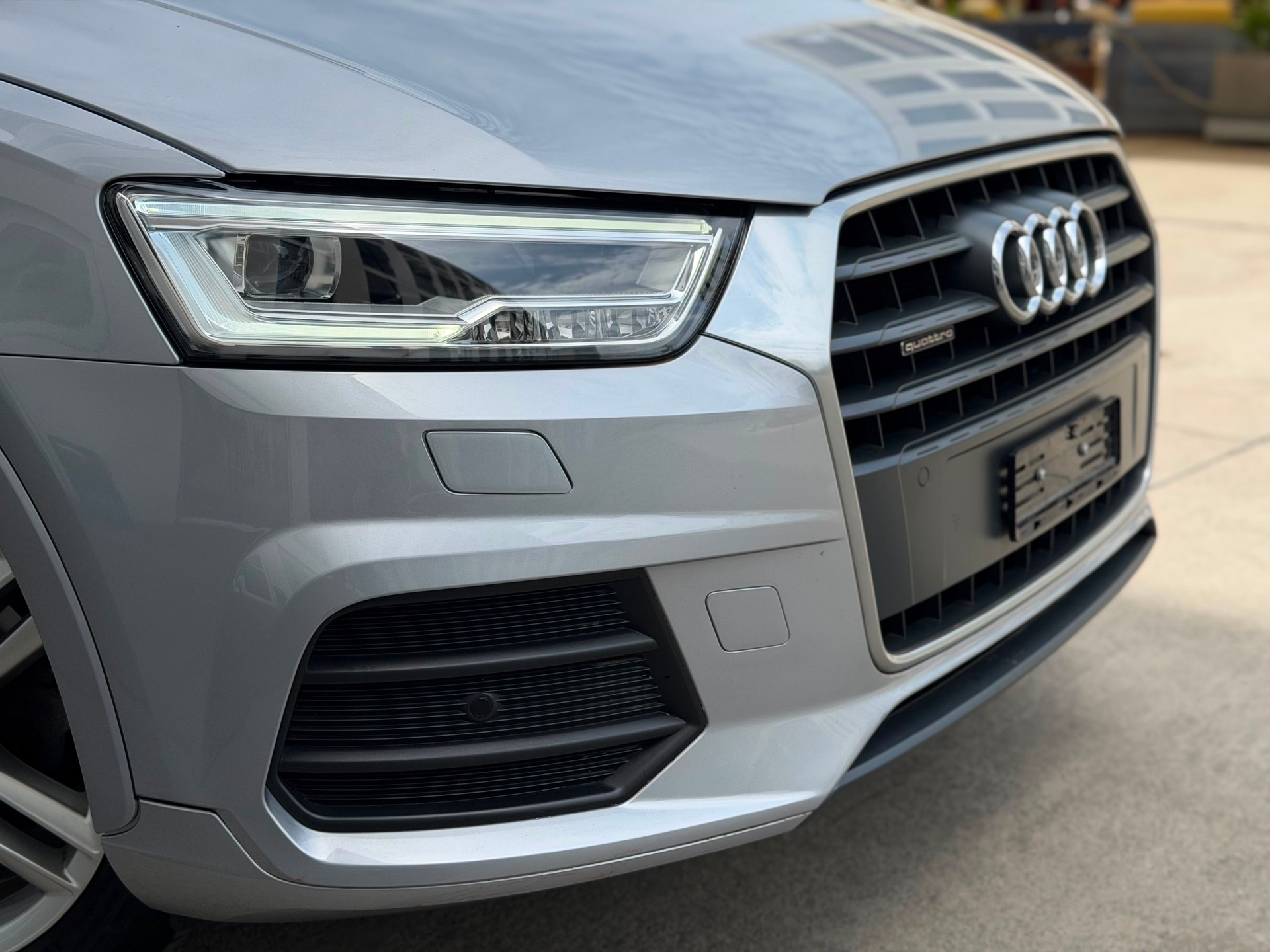 AUDI Q3 2.0 TDI sport quattro S-tronic-image-4