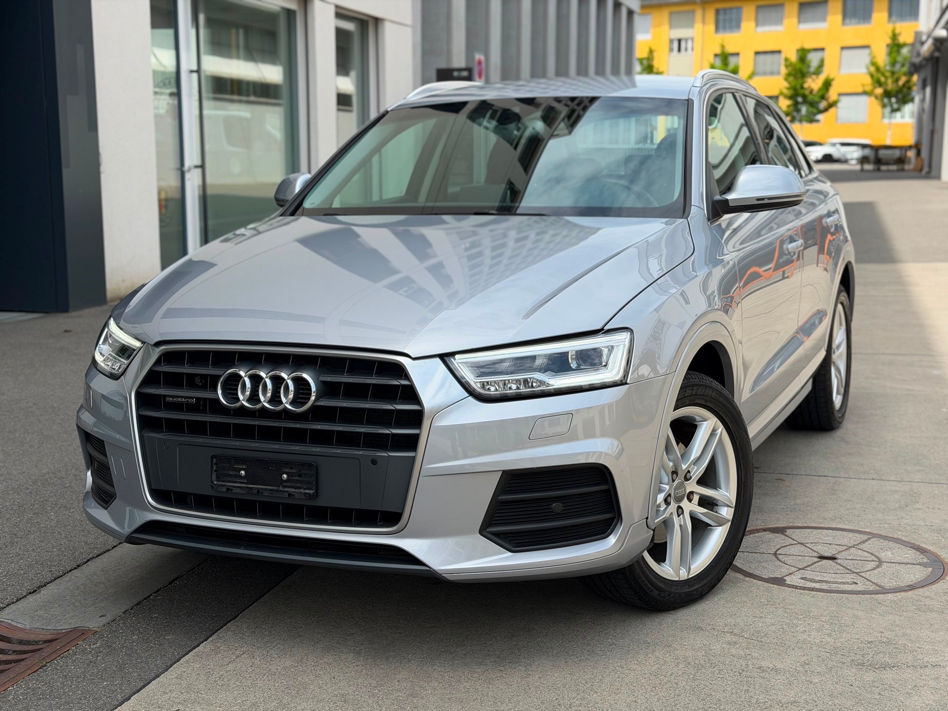 AUDI Q3 2.0 TDI sport quattro S-tronic-image-5