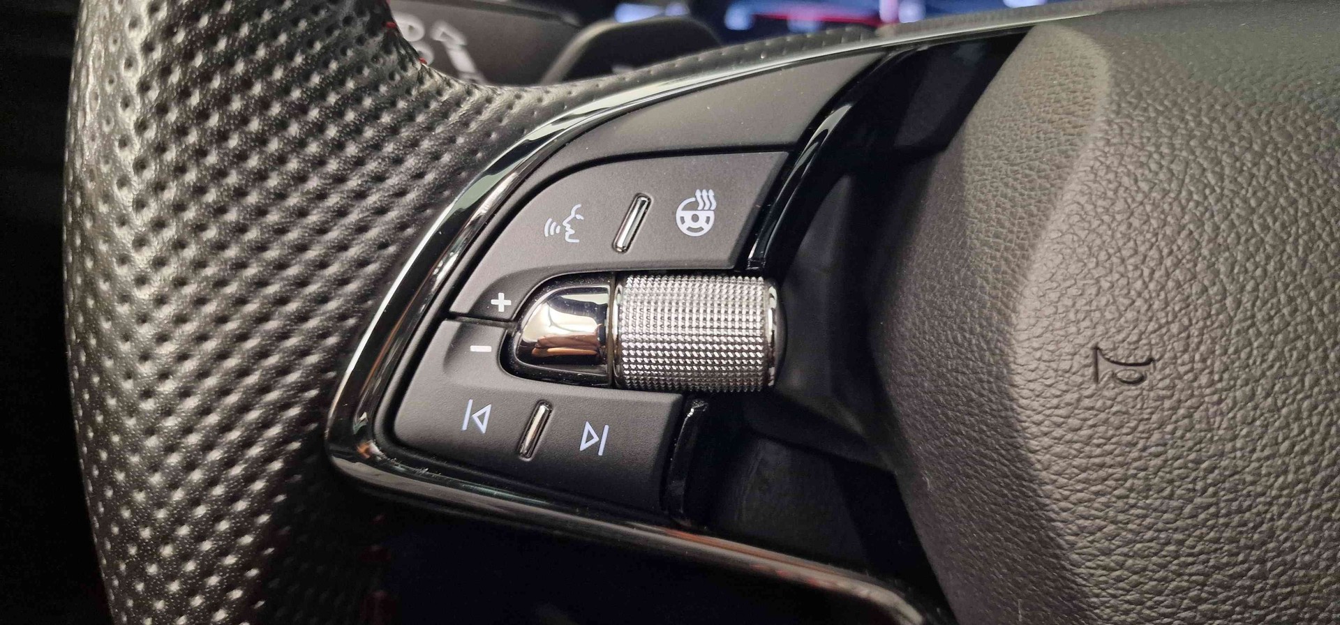 SKODA Kamiq 1.5 TSI ACT Monte Carlo DSG-image-8