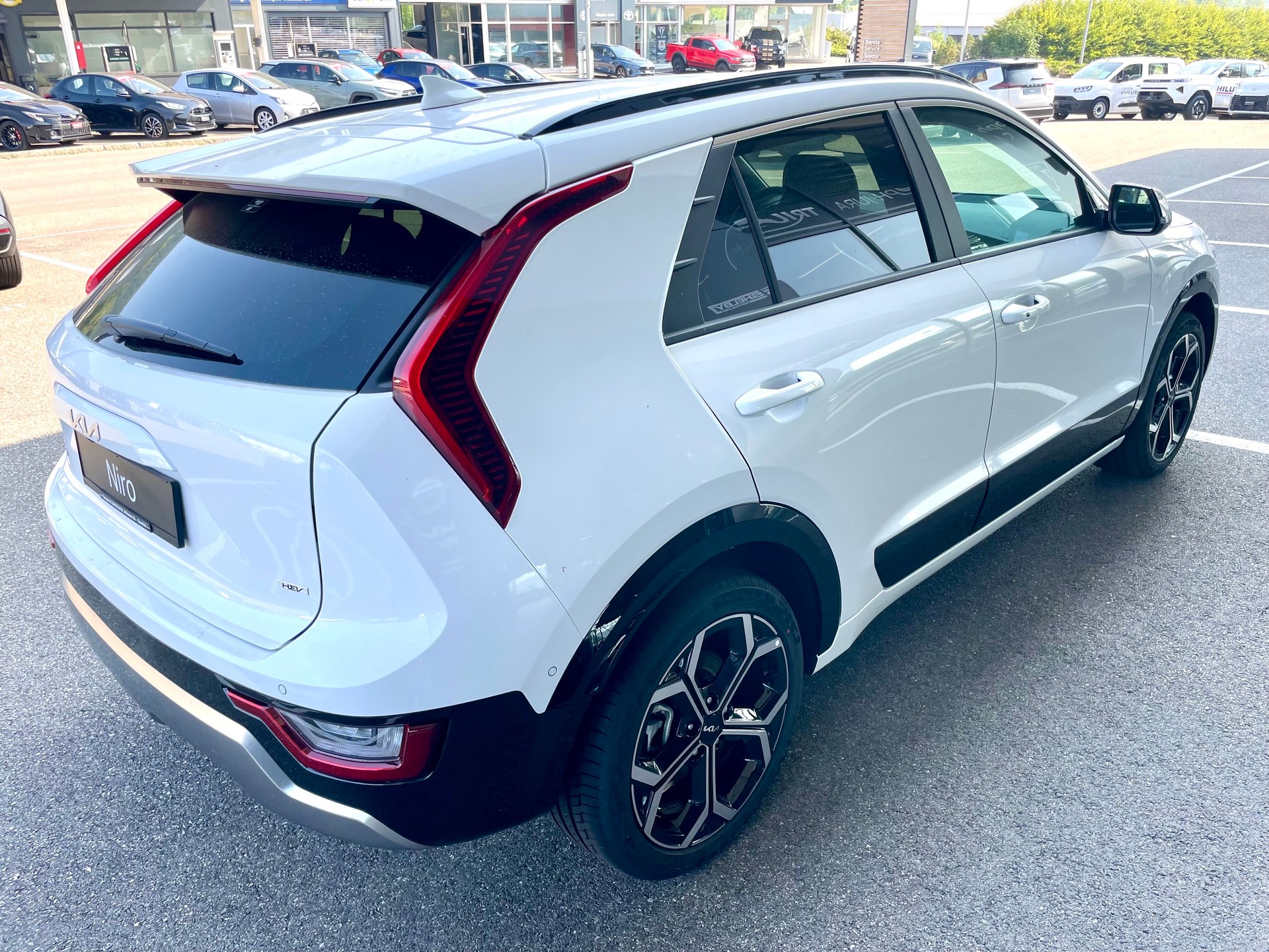 KIA Niro 1.6GDi Hybrid Style DCT-image-7