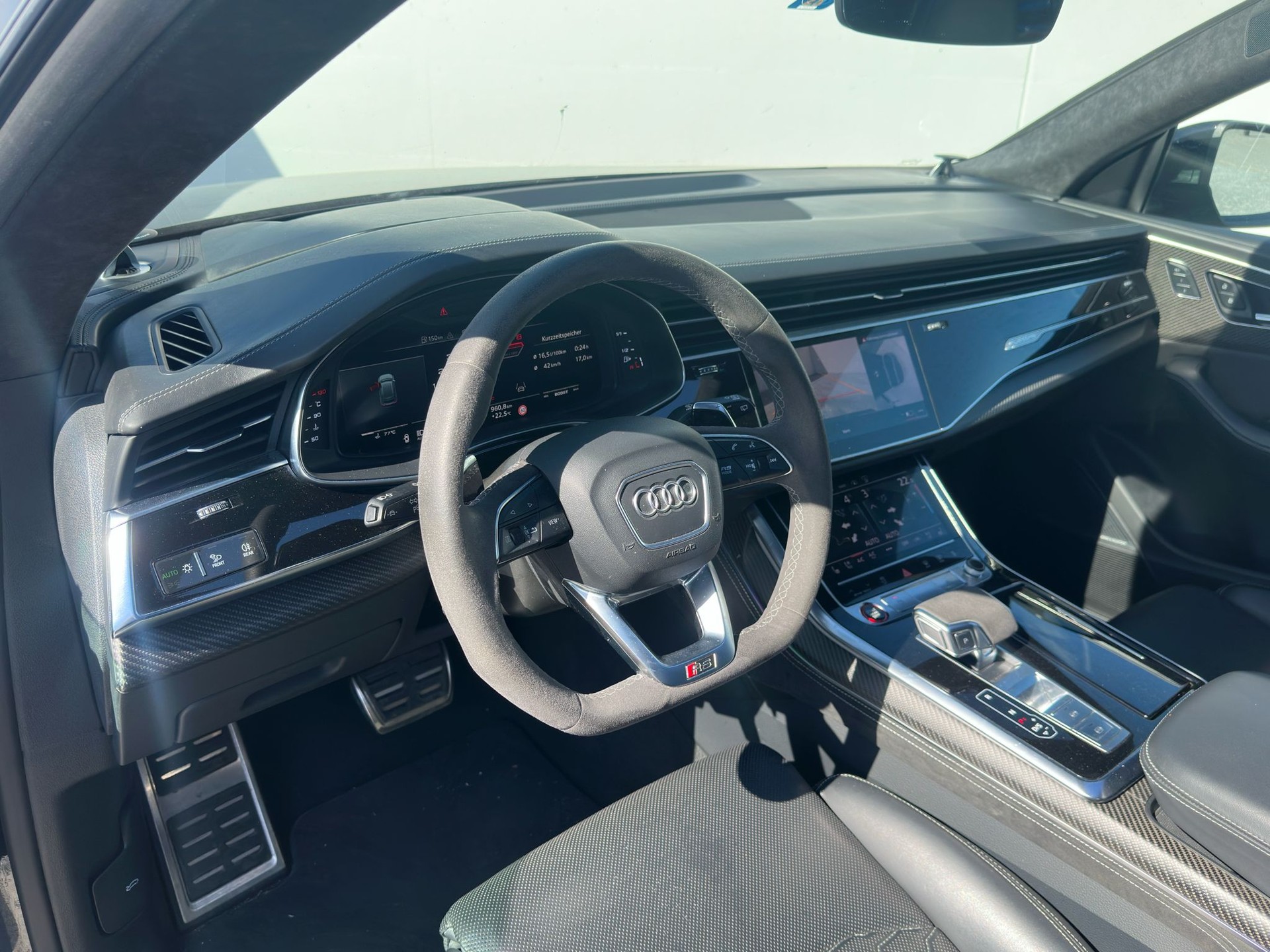 AUDI RSQ8 quattro tiptronic-image-8