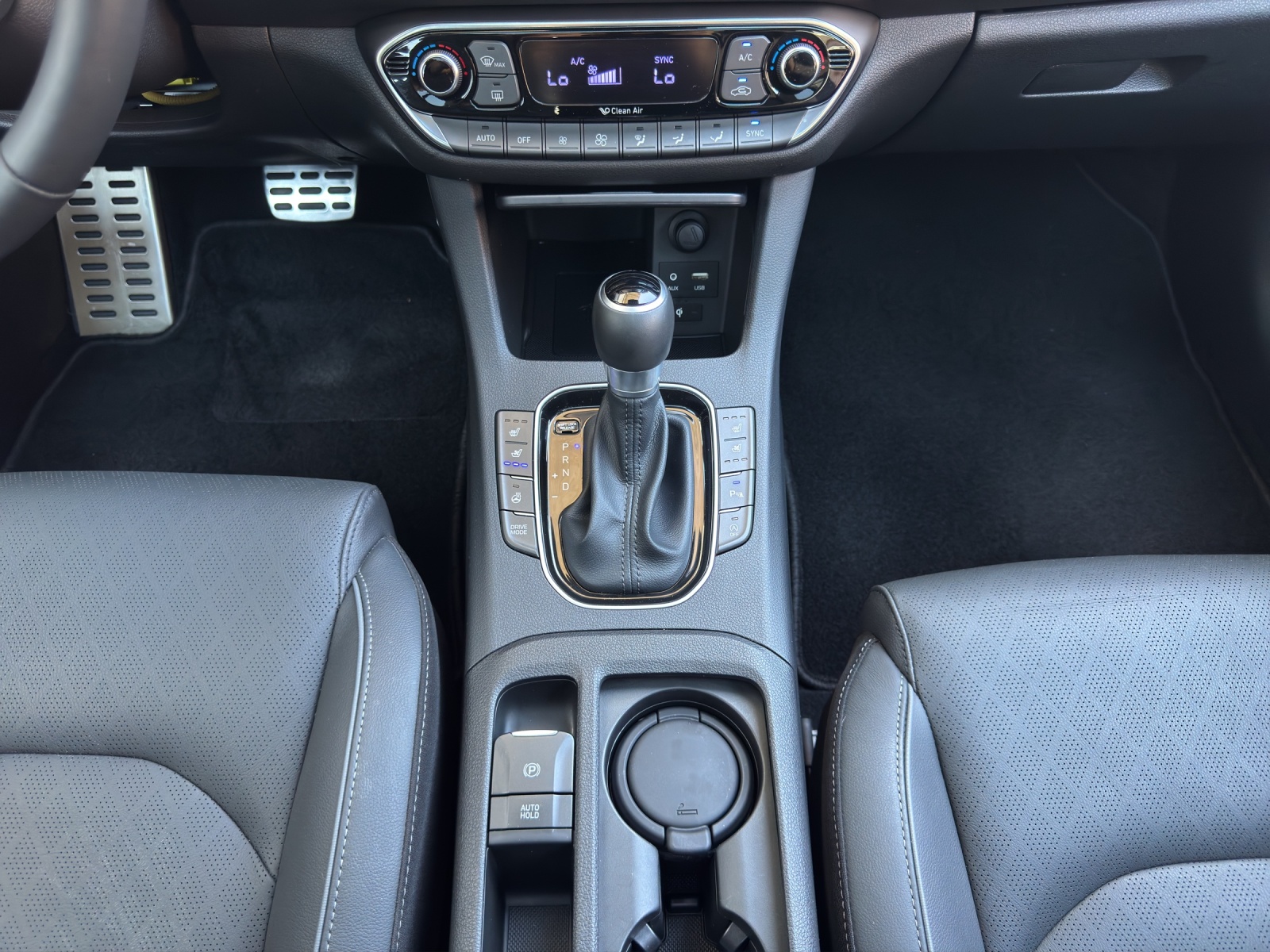 HYUNDAI i30 1.4 T-GDi Launch Plus-image-9