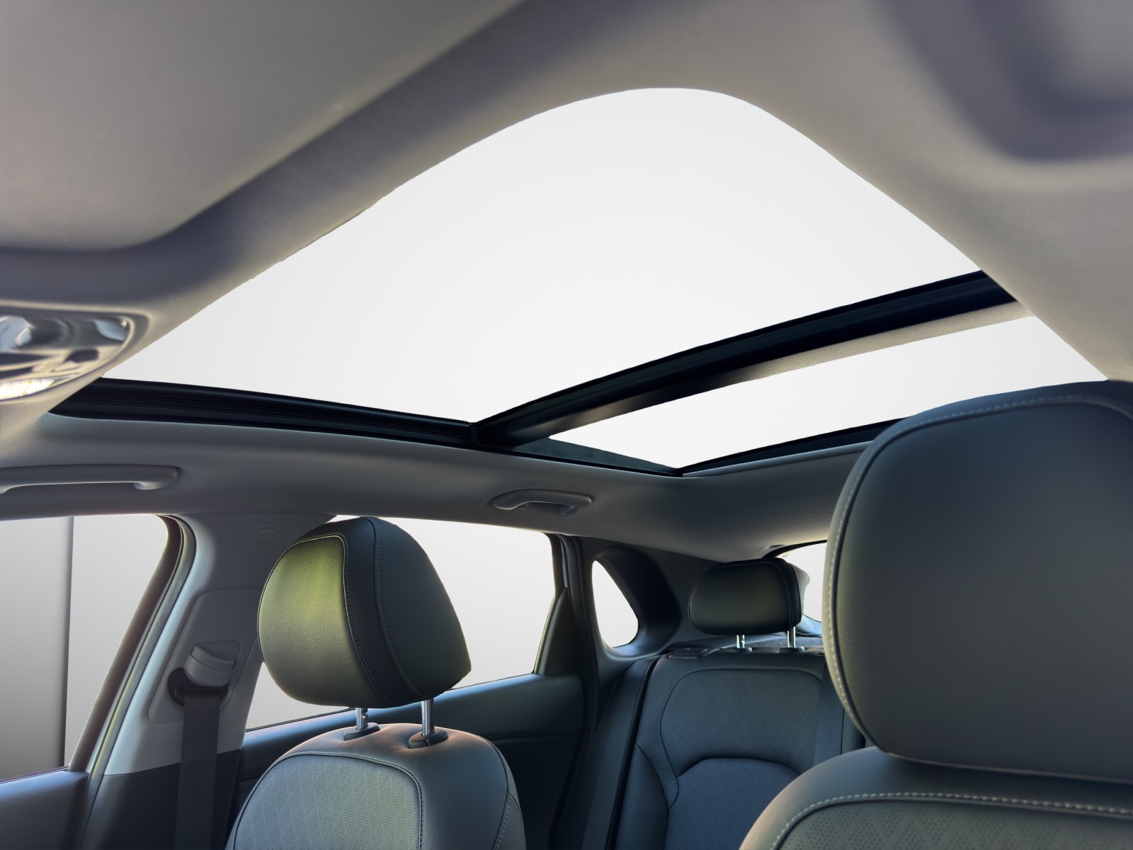 HYUNDAI i30 1.4 T-GDi Launch Plus-image-13
