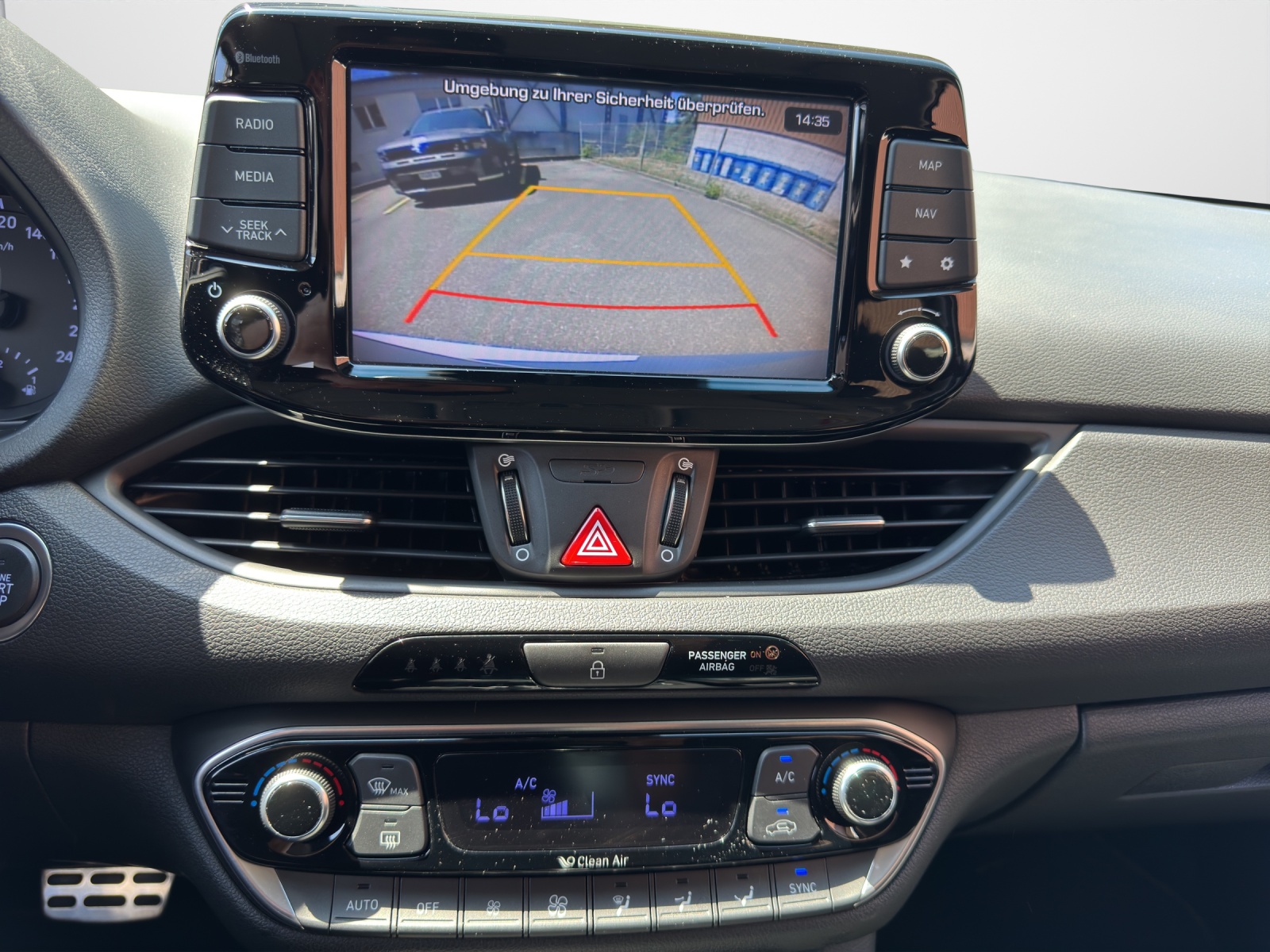 HYUNDAI i30 1.4 T-GDi Launch Plus-image-8