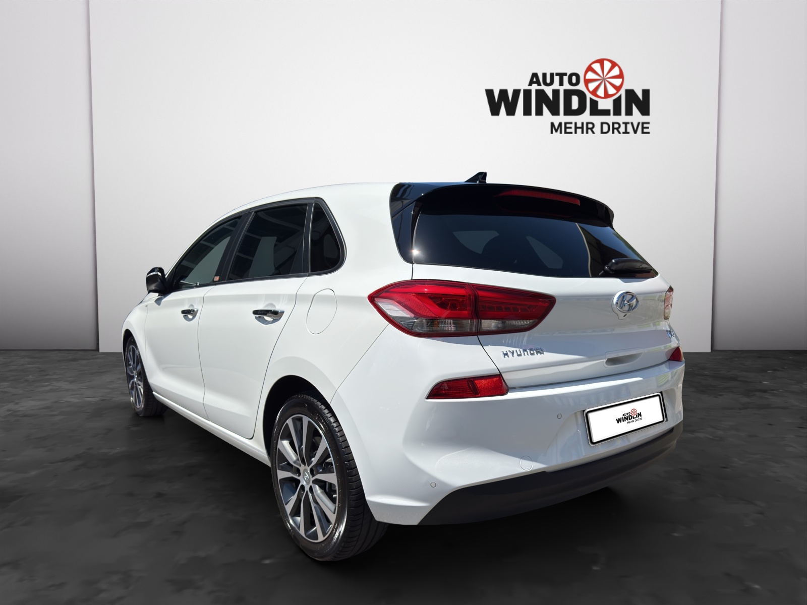 HYUNDAI i30 1.4 T-GDi Launch Plus-showroom-element-3