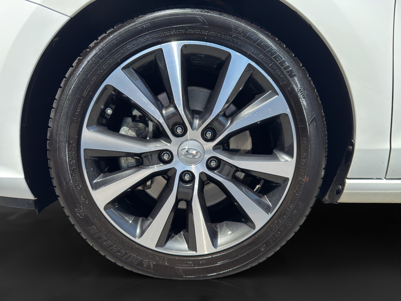HYUNDAI i30 1.4 T-GDi Launch Plus-image-15
