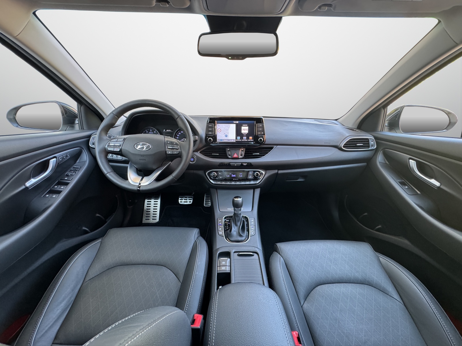 HYUNDAI i30 1.4 T-GDi Launch Plus-image-5