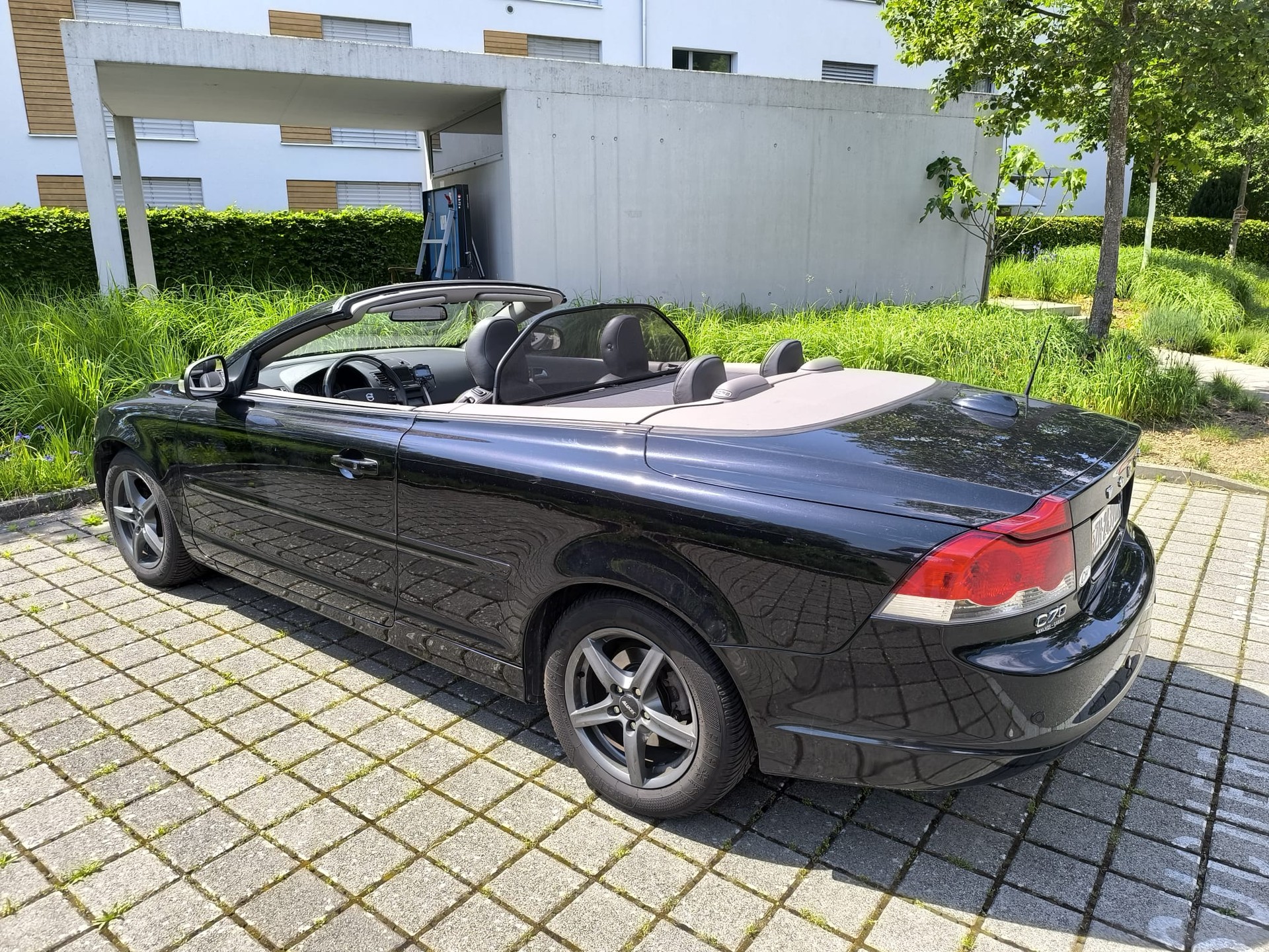 VOLVO 2.0 D 16V Momentum-image-2