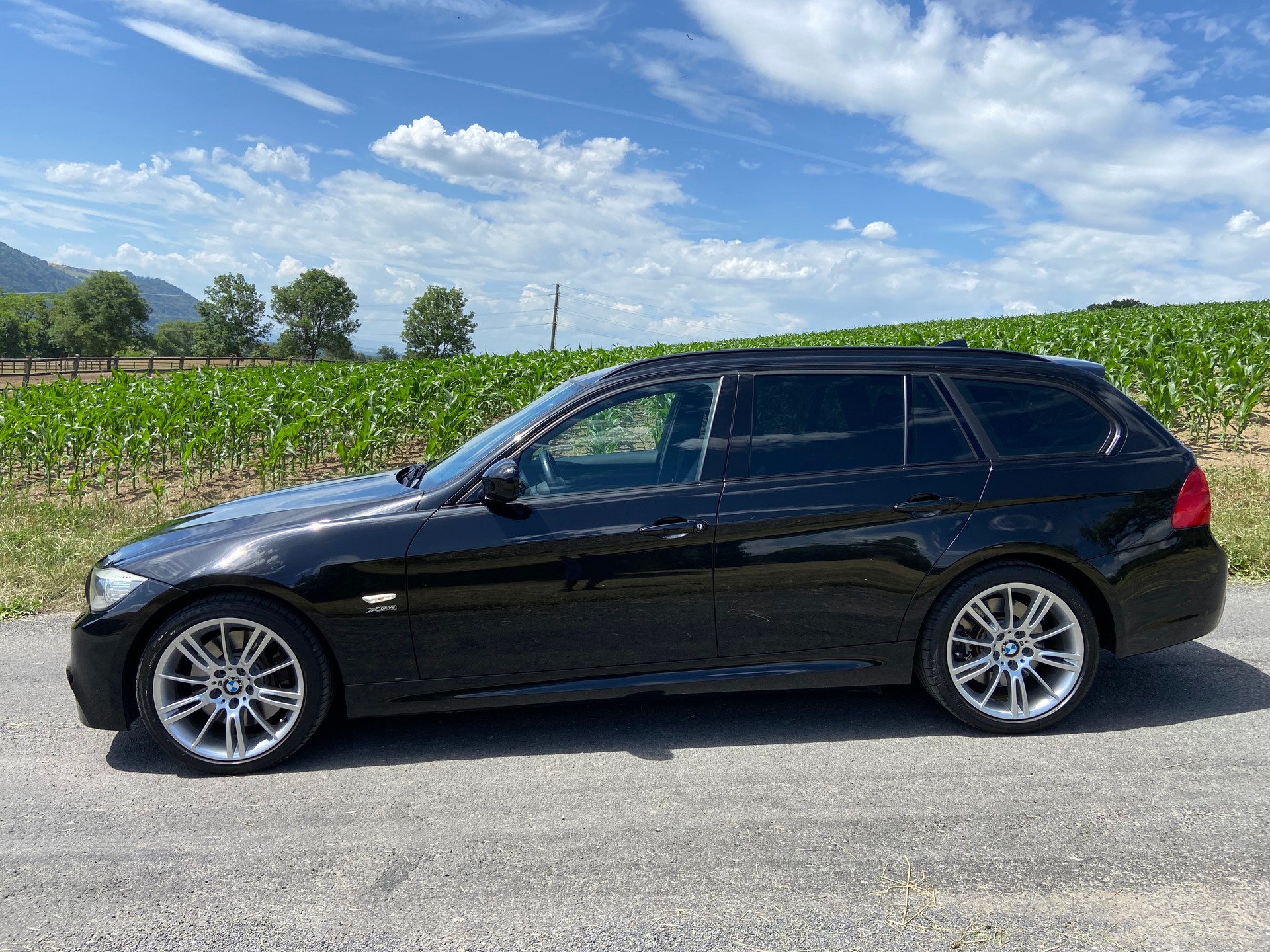 BMW 335i xDrive Touring Steptronic M Sport-image-0
