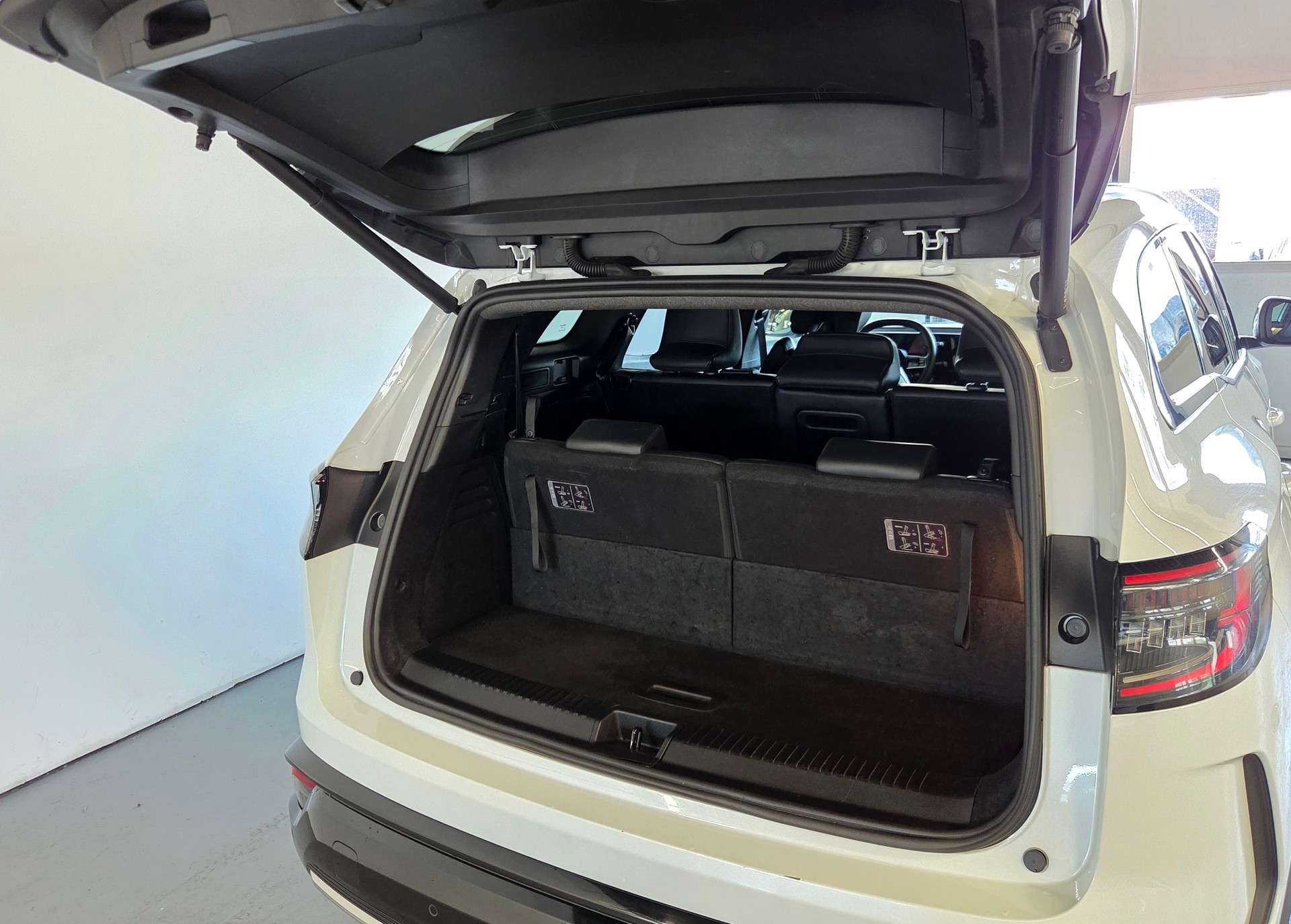 RENAULT Espace 1.2 E-Tech techno 7 Plätzer-image-23