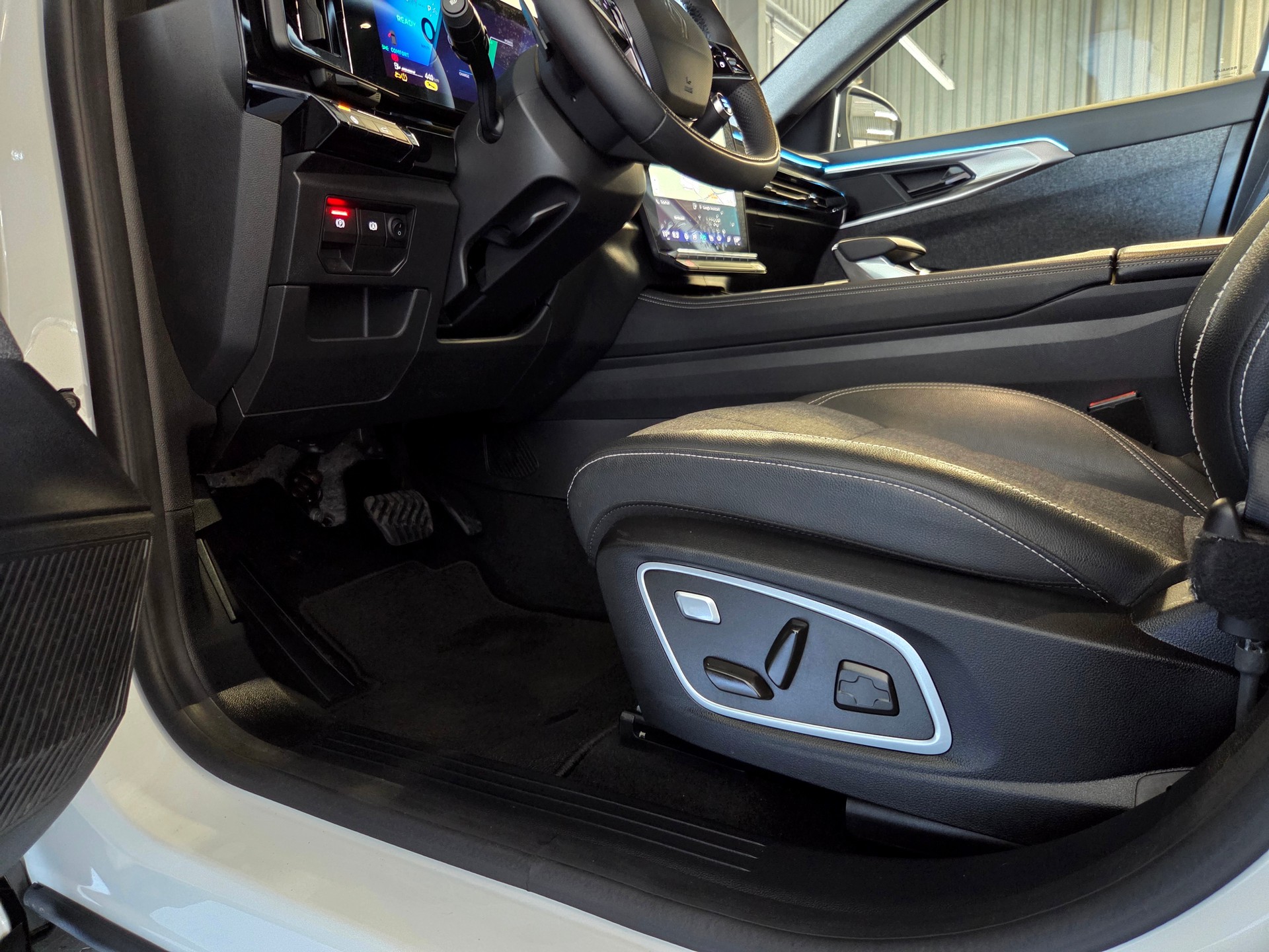 RENAULT Espace 1.2 E-Tech techno 7 Plätzer-image-12