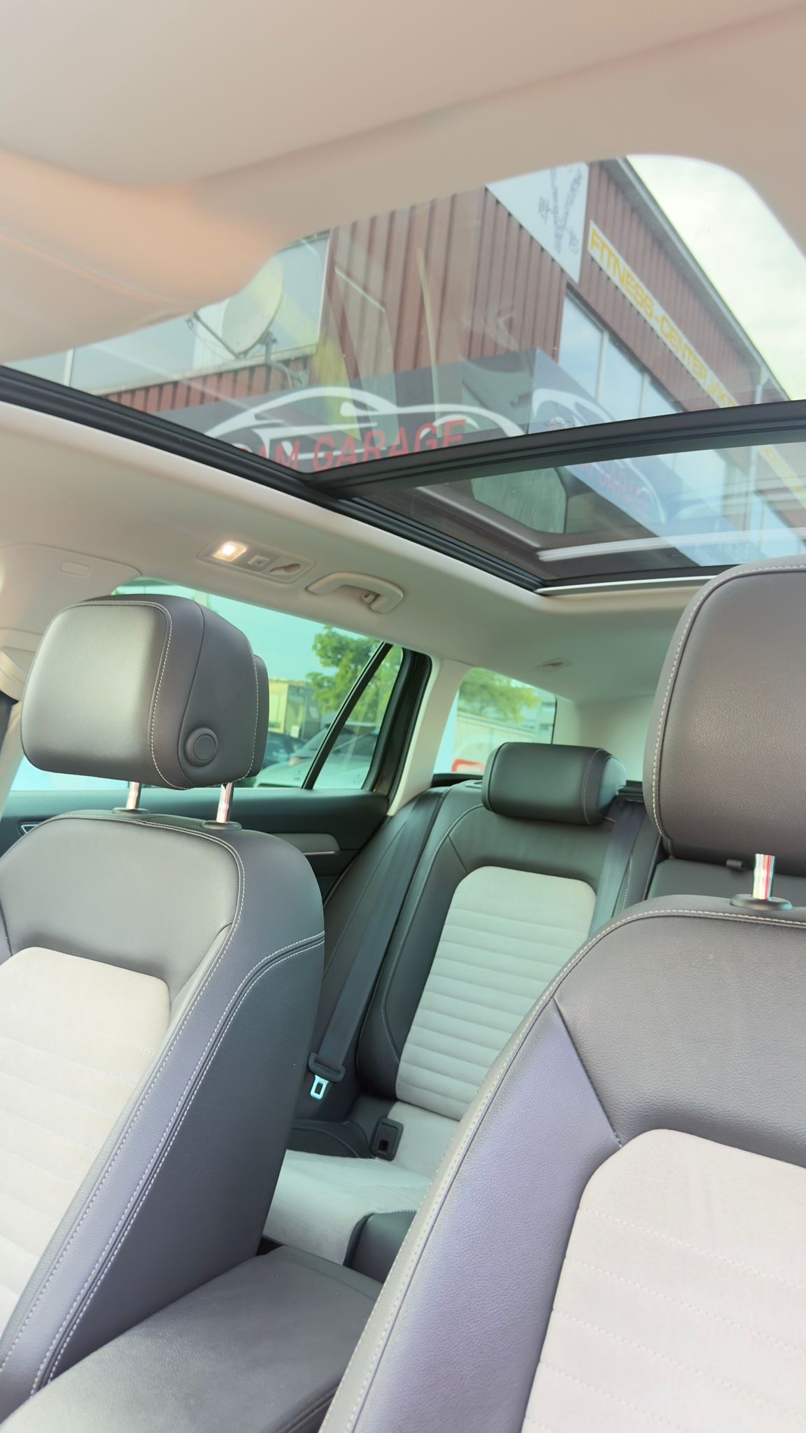 VW Passat Variant 2.0 TDI BMT Sport DSG 4Motion-image-12