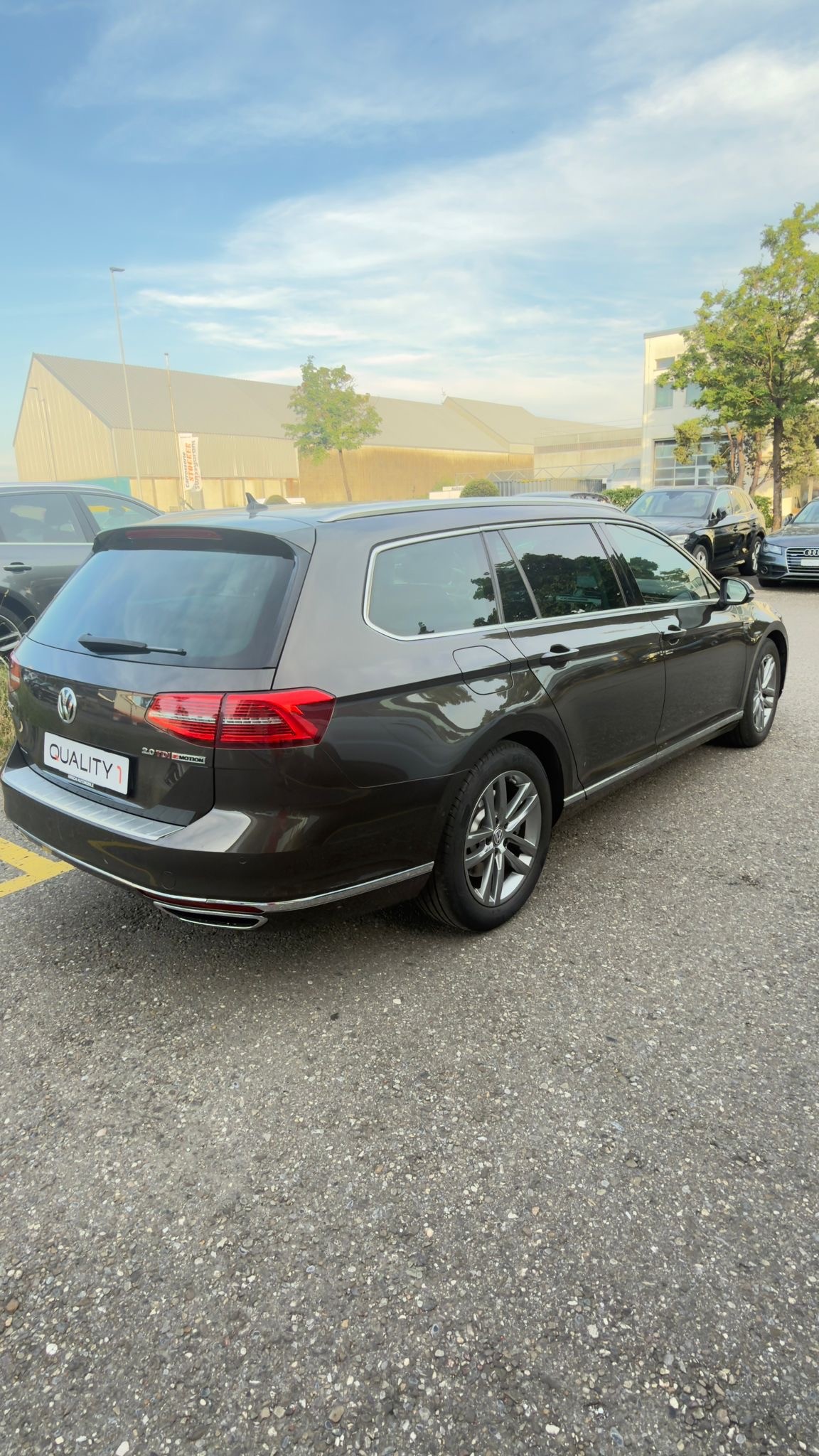 VW Passat Variant 2.0 TDI BMT Sport DSG 4Motion-image-5