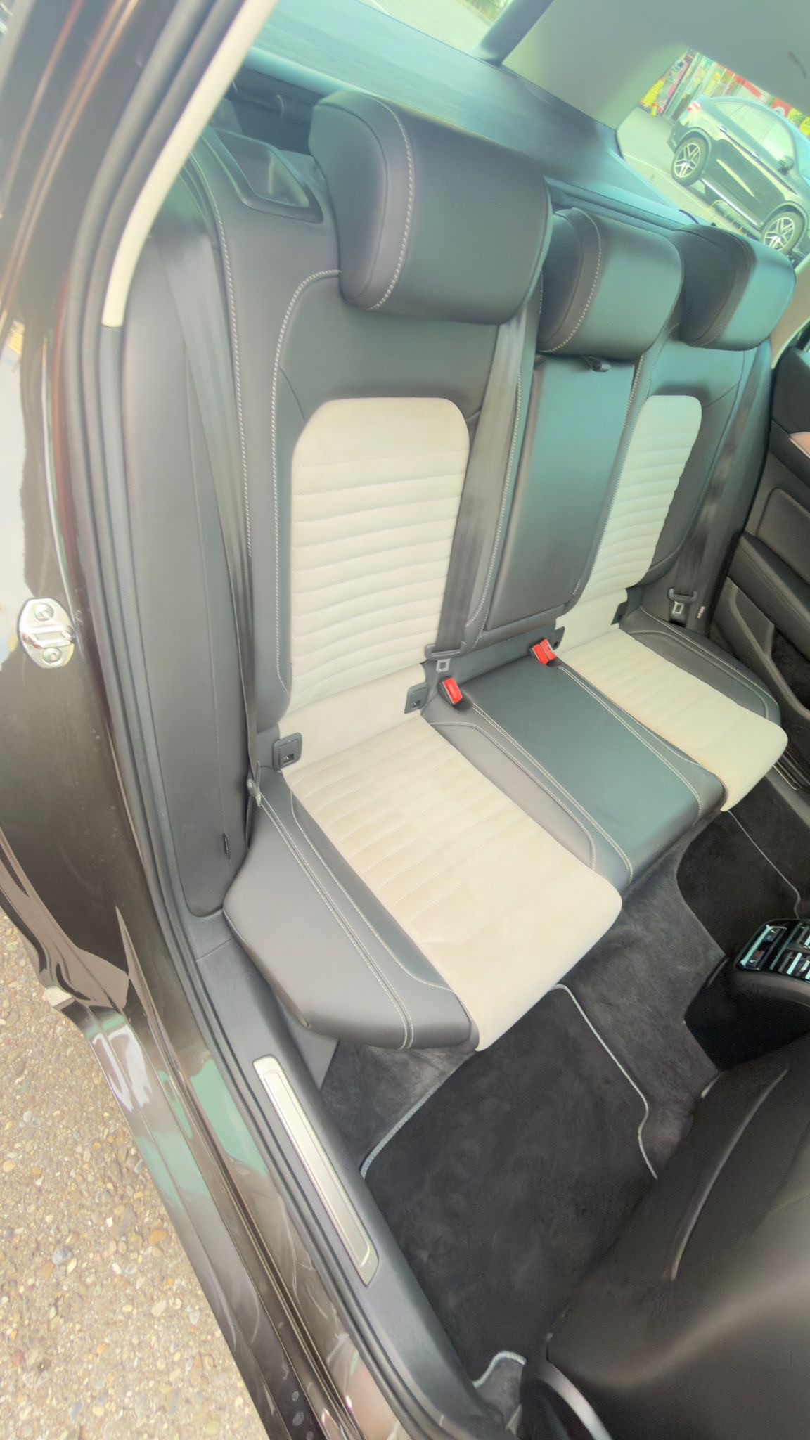 VW Passat Variant 2.0 TDI BMT Sport DSG 4Motion-image-8