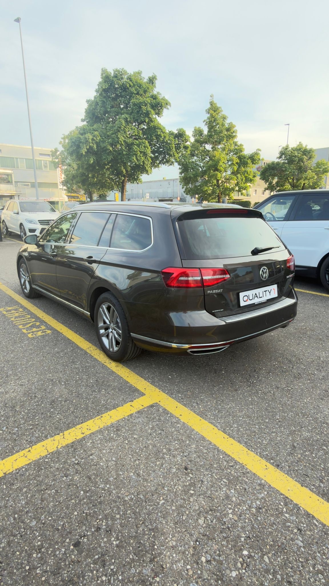 VW Passat Variant 2.0 TDI BMT Sport DSG 4Motion-image-4