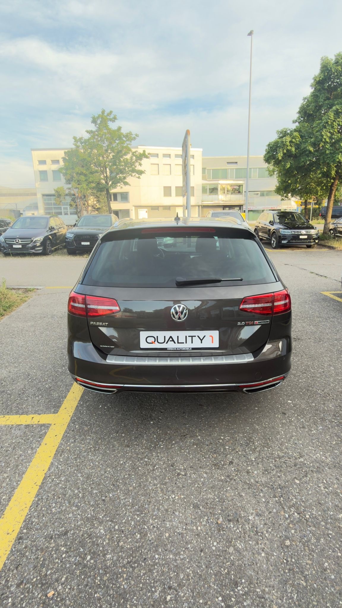 VW Passat Variant 2.0 TDI BMT Sport DSG 4Motion-image-3