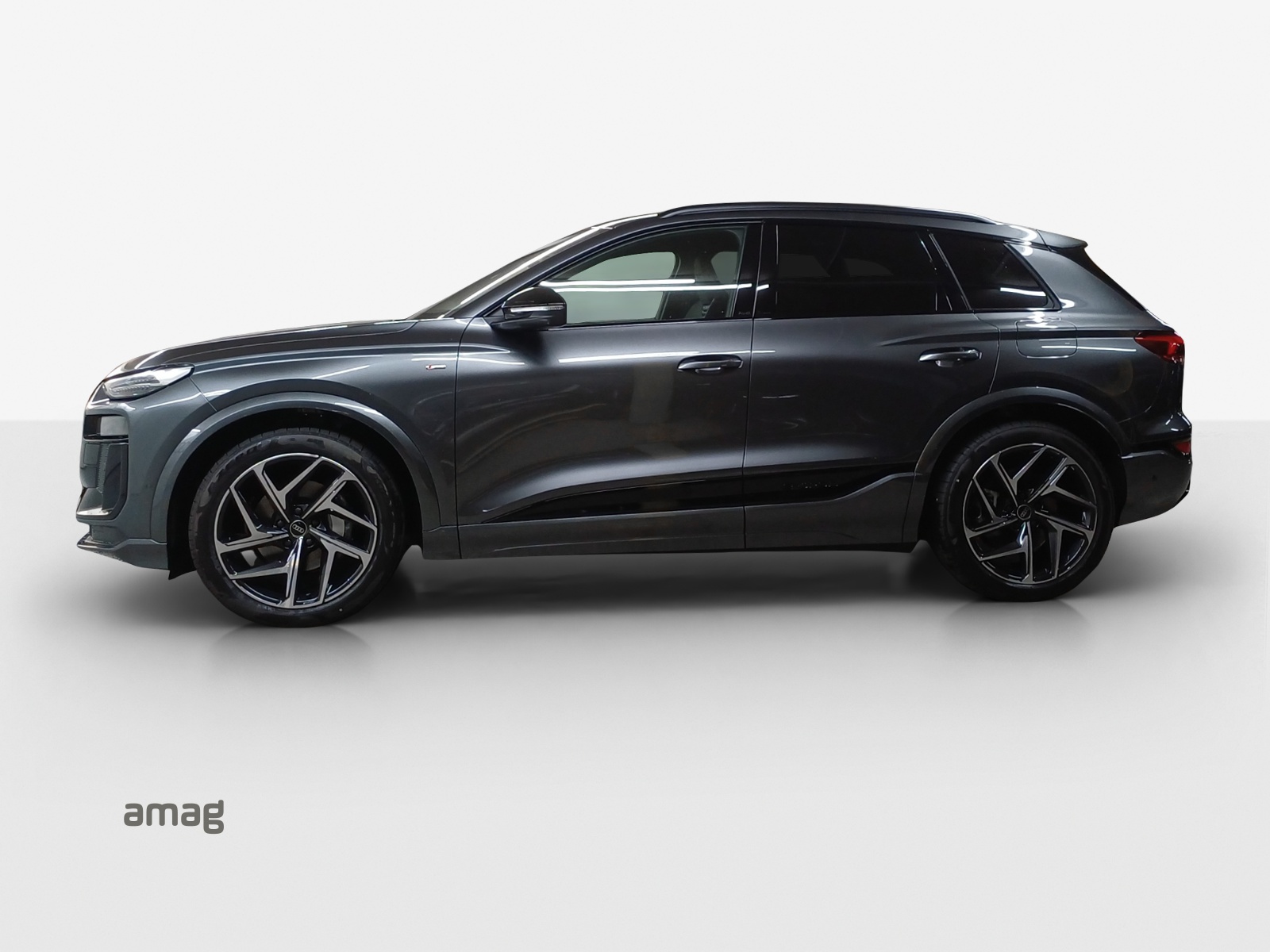AUDI Q6 e-tron quattro-image-1