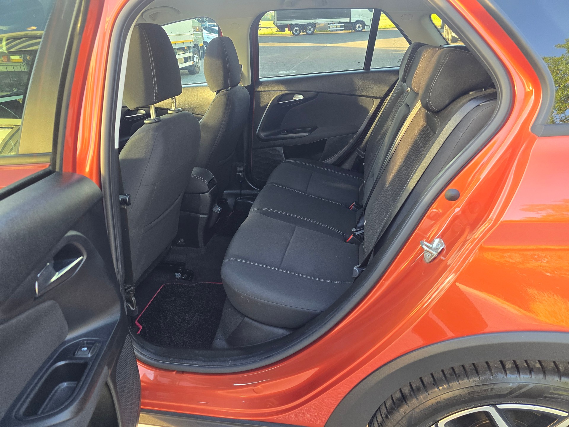 FIAT Tipo 1.5 Hybrid Station Wagon City Life-image-15