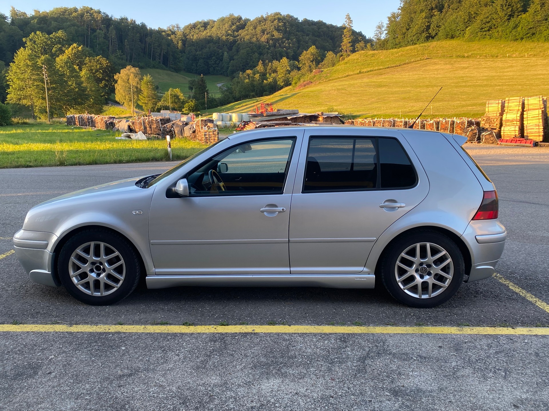VW Golf 1.9 TDI PD GTI-image-1