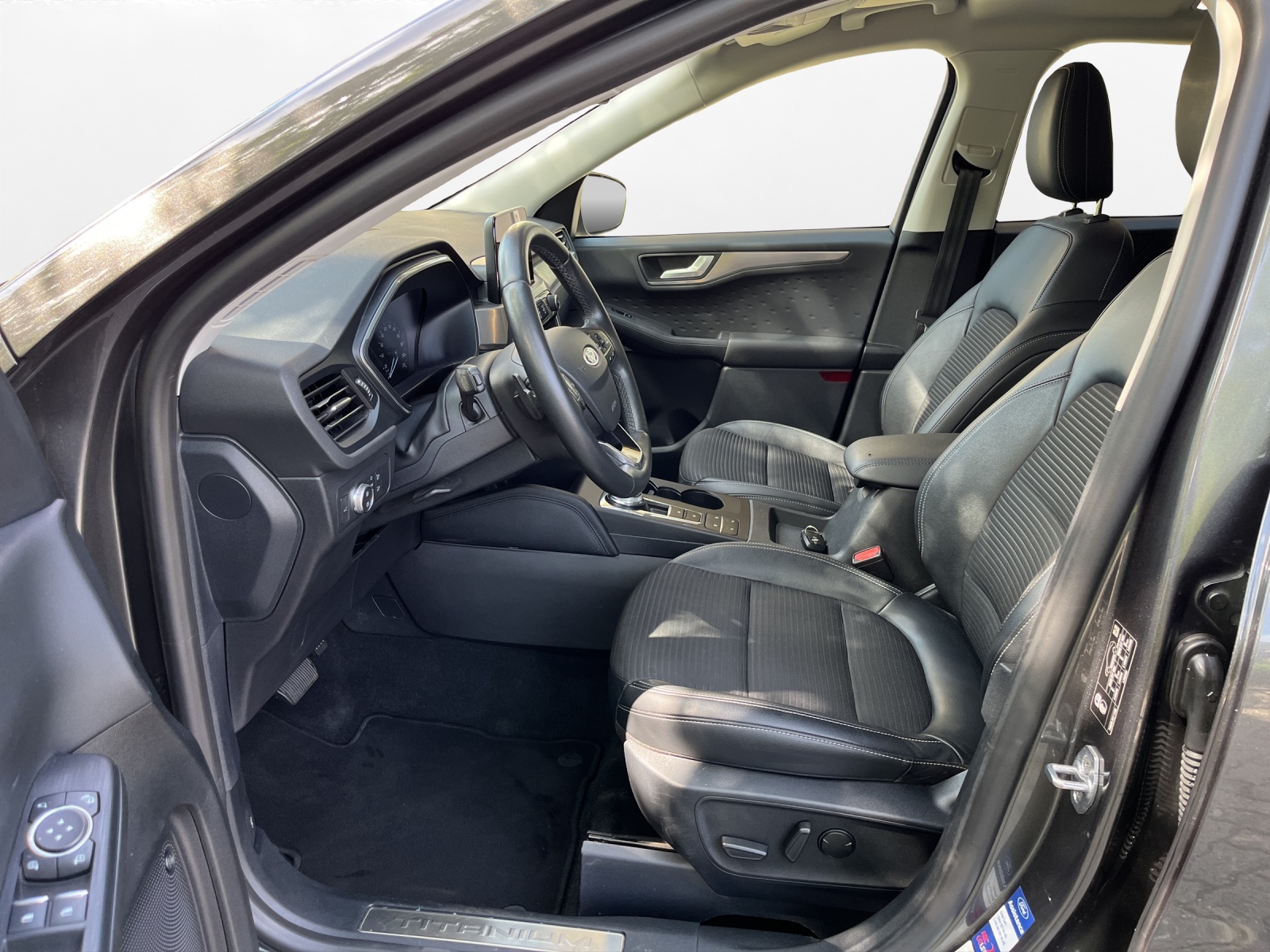 FORD Kuga 2.0 TDCi EcoBlue Titanium X 4WD-image-8