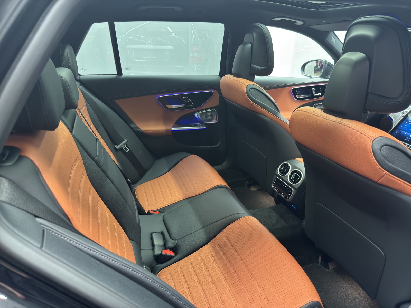 MERCEDES-BENZ C 220 d AMG Line 4Matic T-Modell Swiss Star-image-9