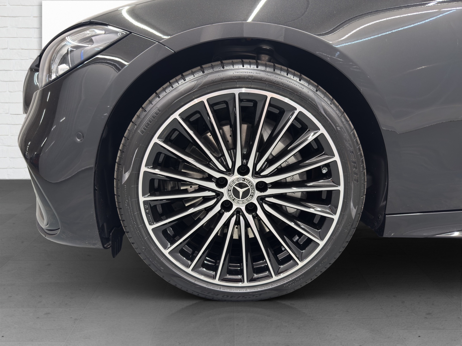 MERCEDES-BENZ C 220 d AMG Line 4Matic T-Modell Swiss Star-image-5