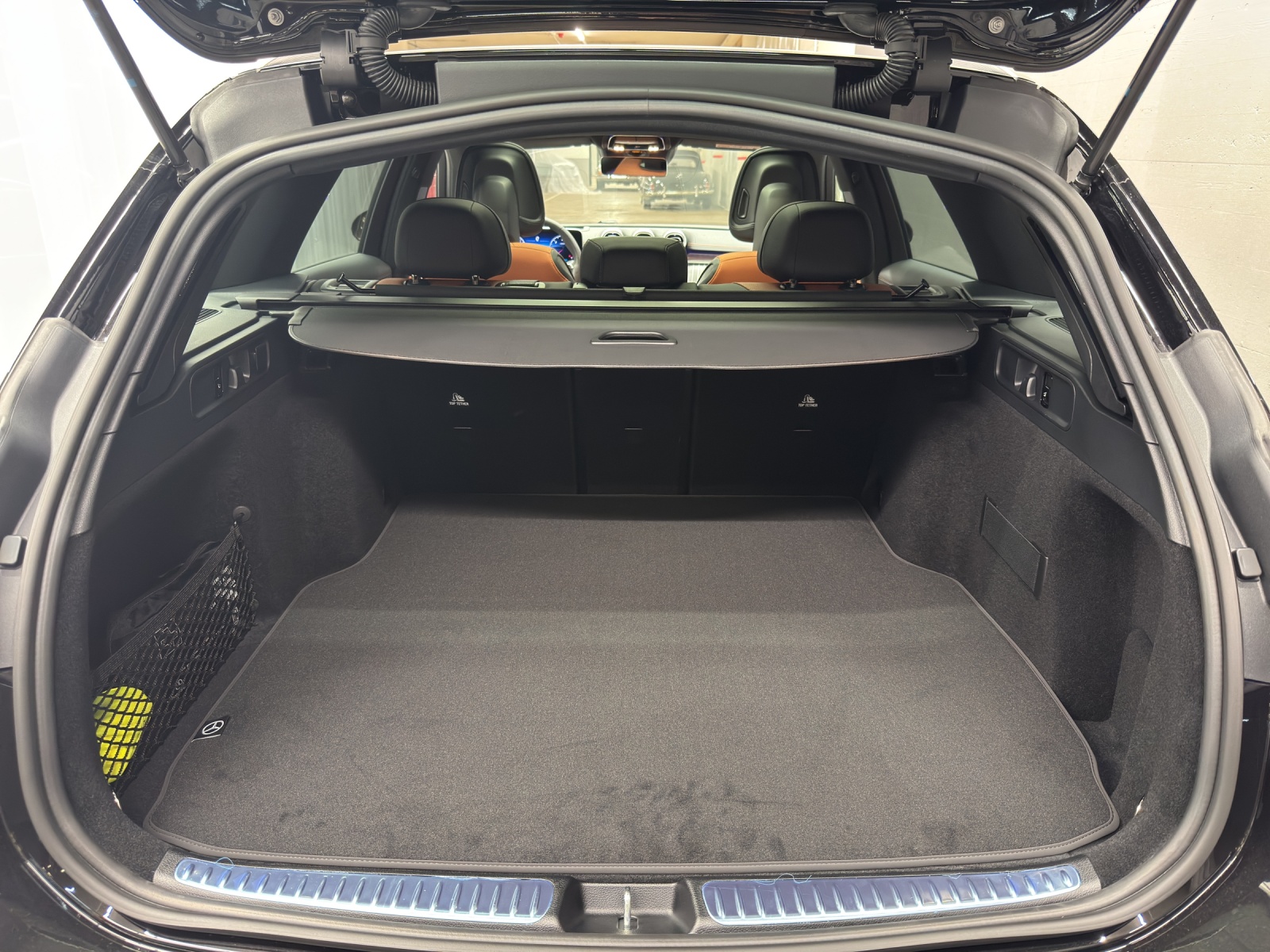 MERCEDES-BENZ C 220 d AMG Line 4Matic T-Modell Swiss Star-image-10